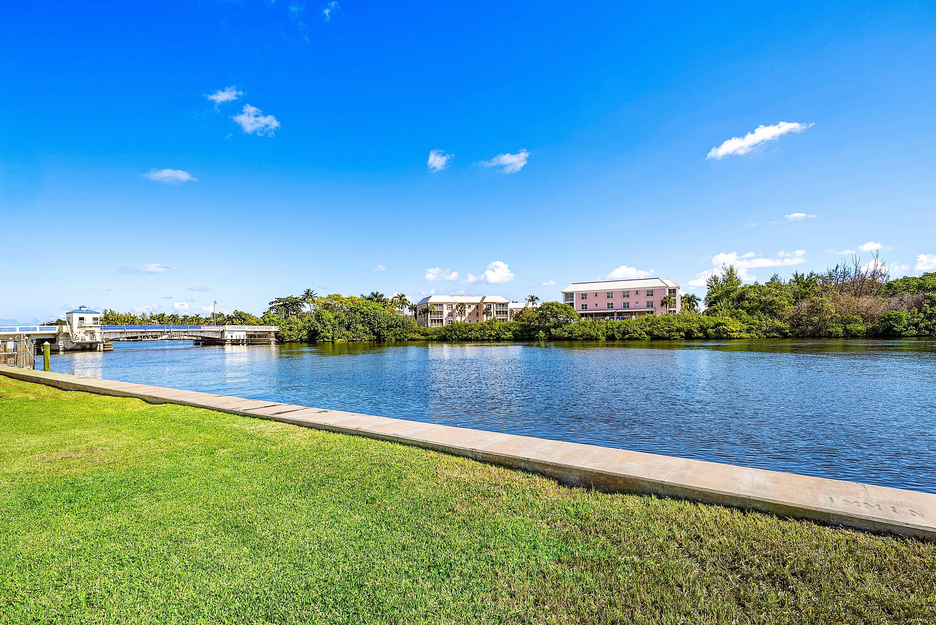 725 Palm Trail 10