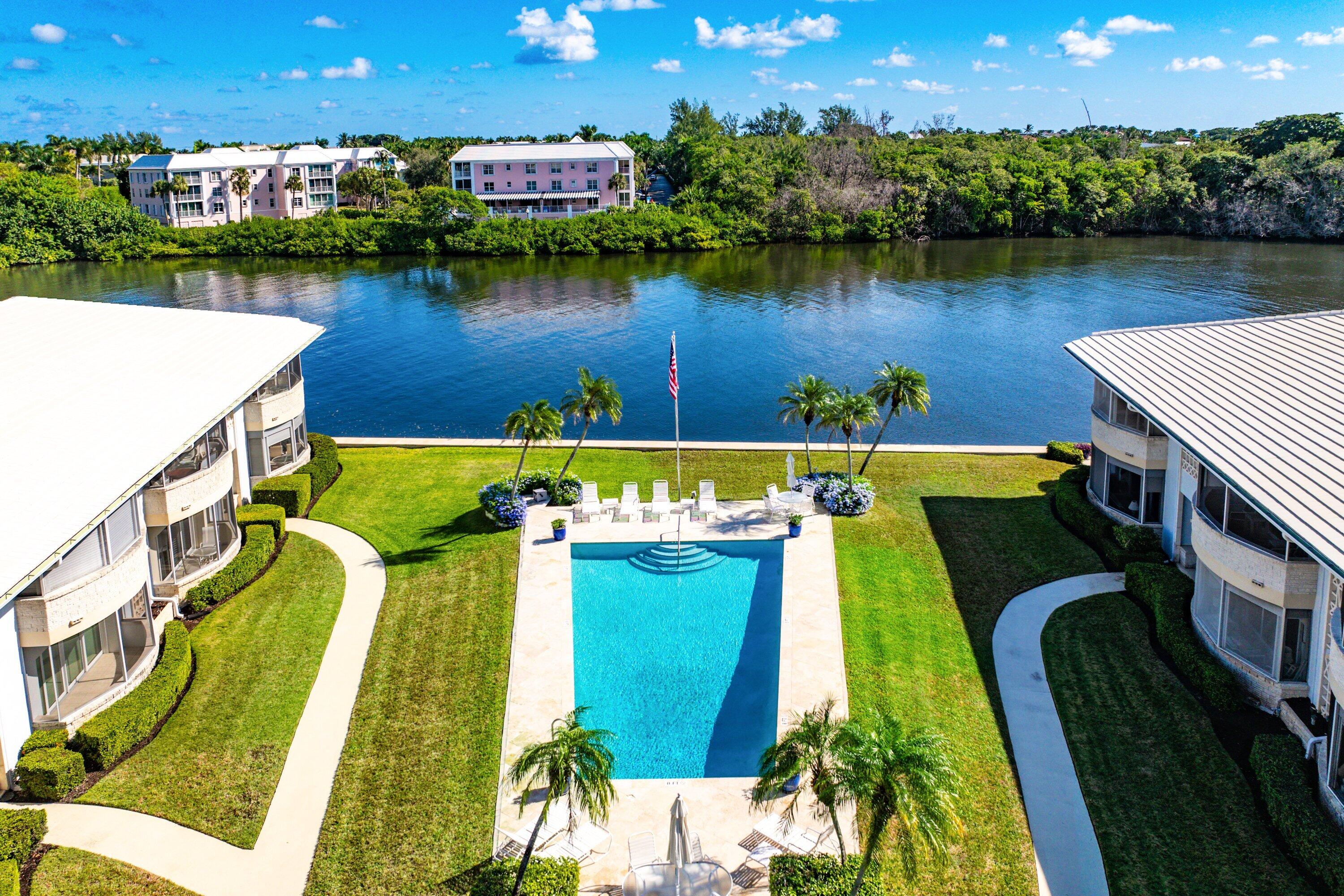 725 Palm Trail 10