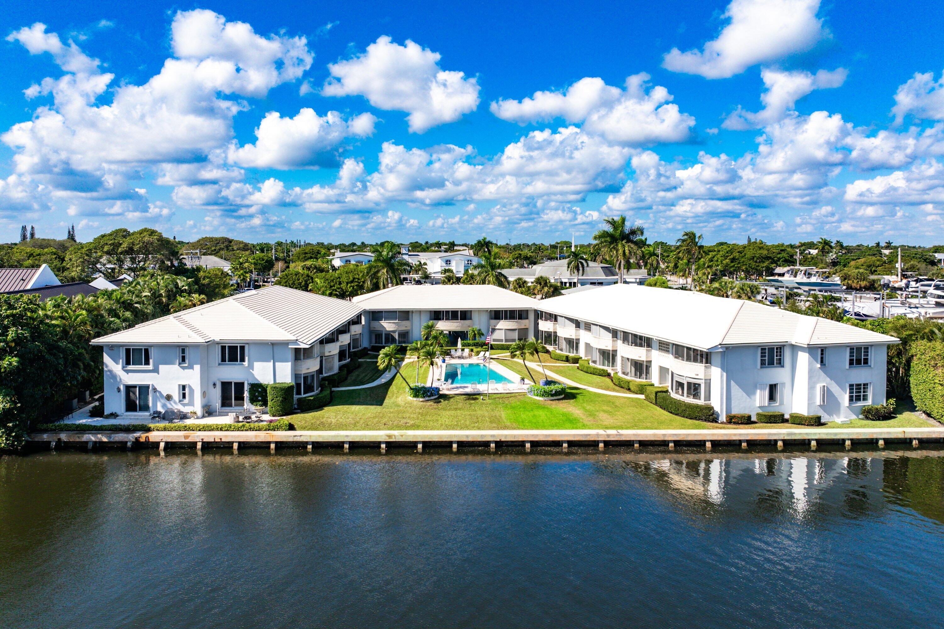 725 Palm Trail 10