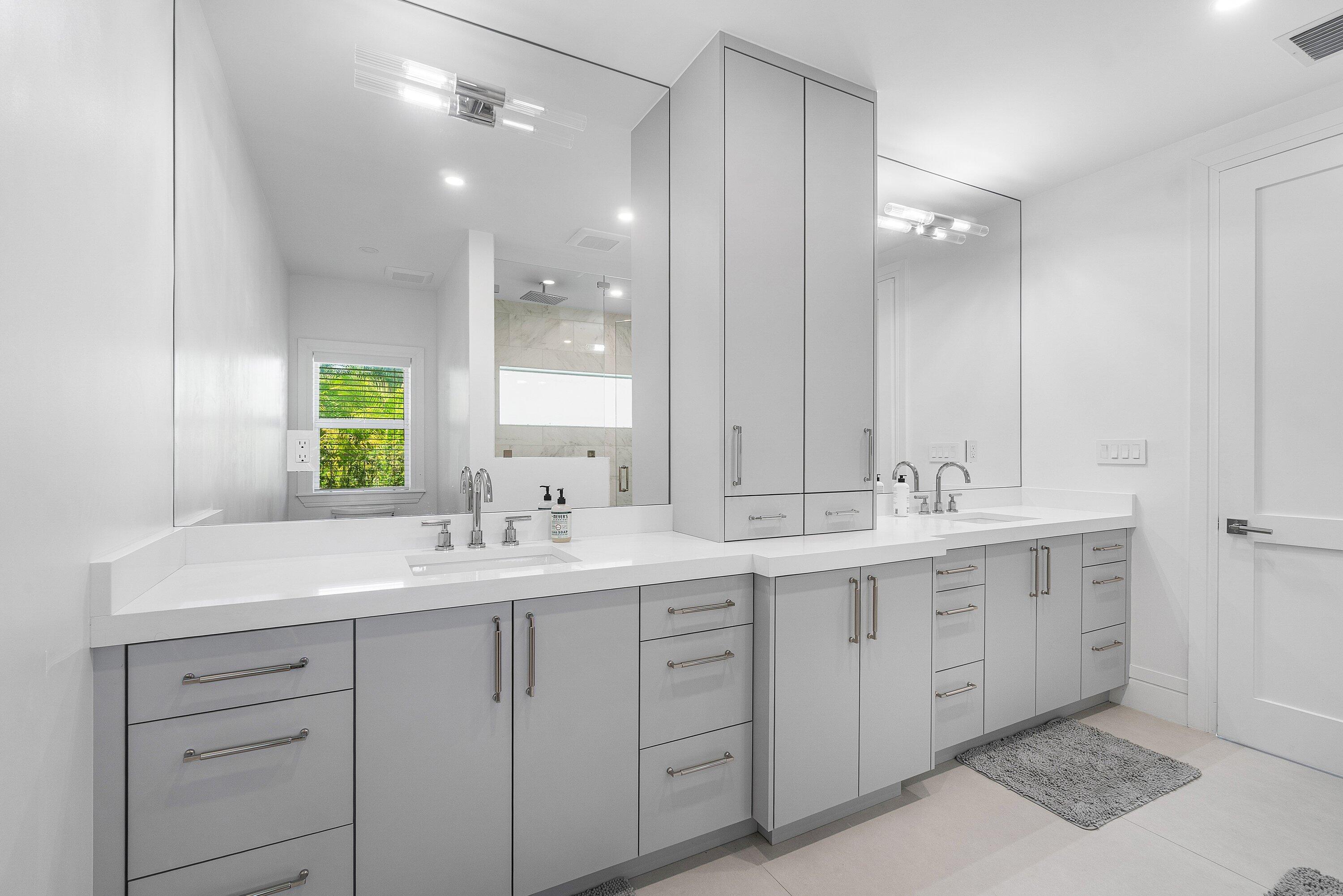 917 SW 36th Court