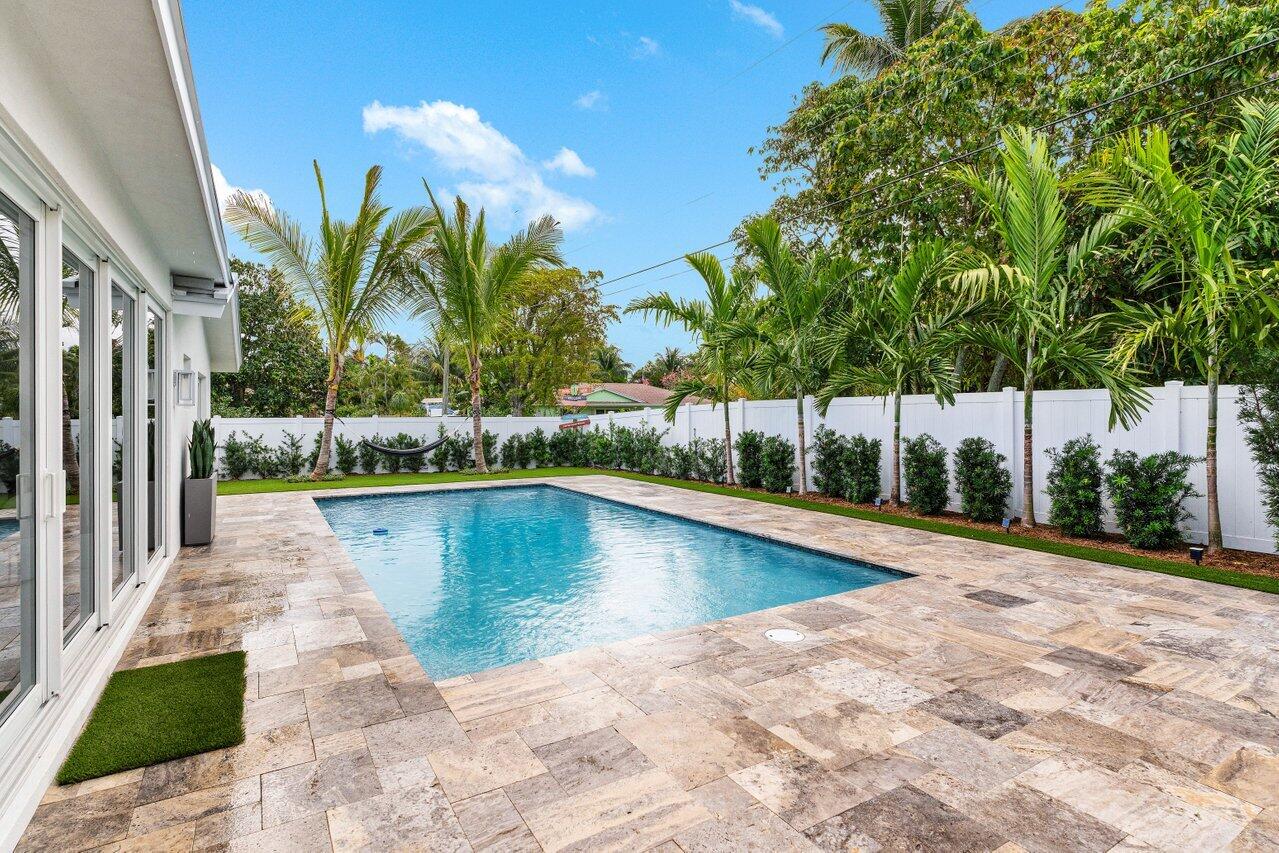 902 SW 27th Place, Boynton Beach
