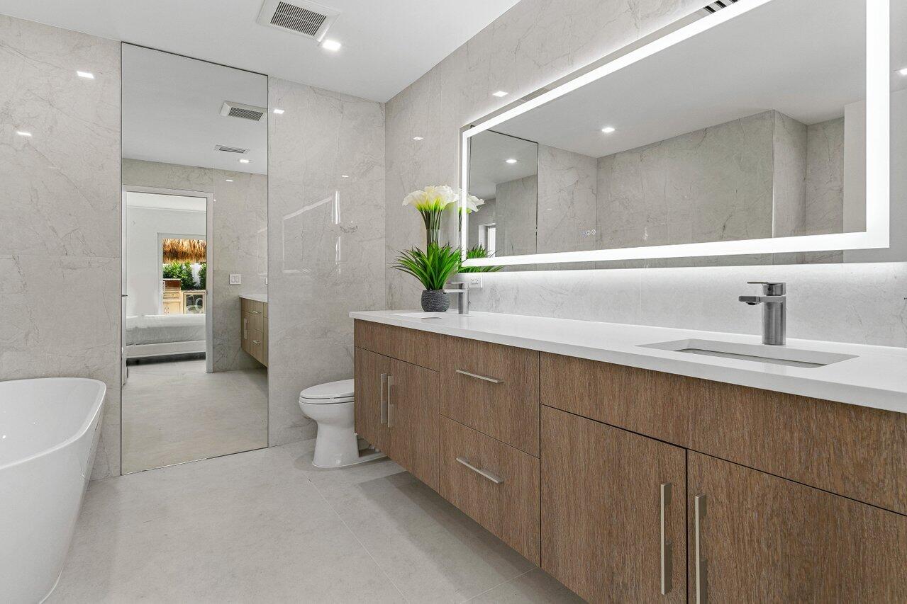 902 SW 27th Place, Boynton Beach