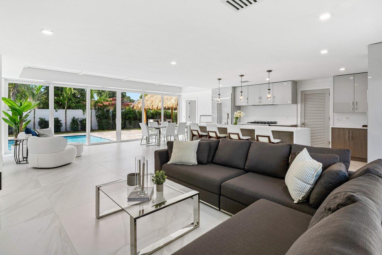 902 SW 27th Place, Boynton Beach