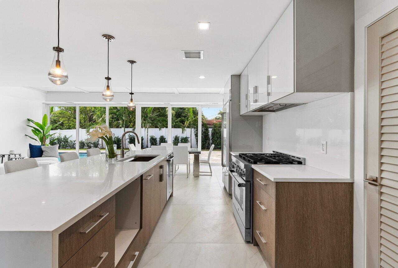 902 SW 27th Place, Boynton Beach