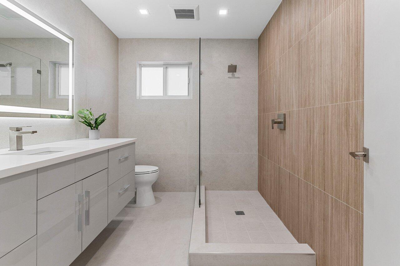 902 SW 27th Place, Boynton Beach