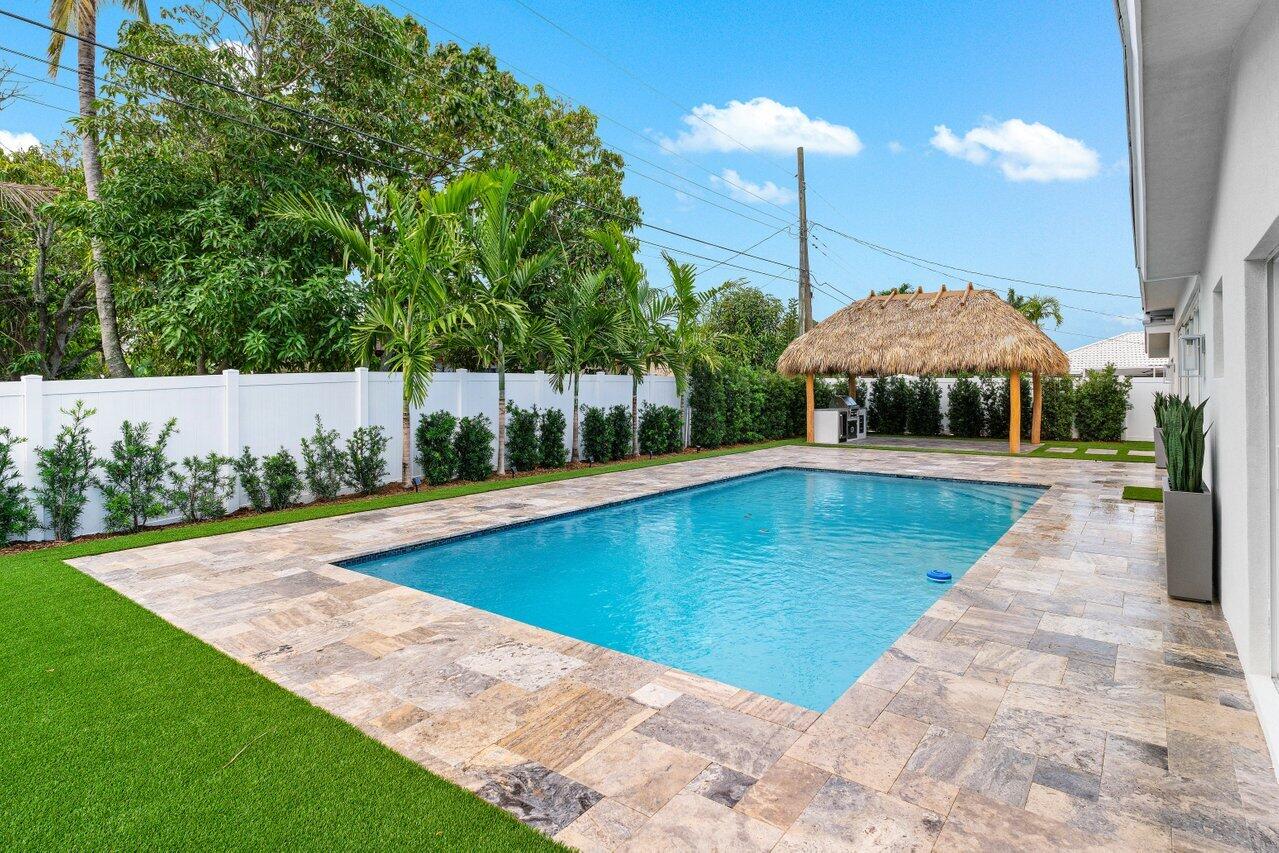 902 SW 27th Place, Boynton Beach