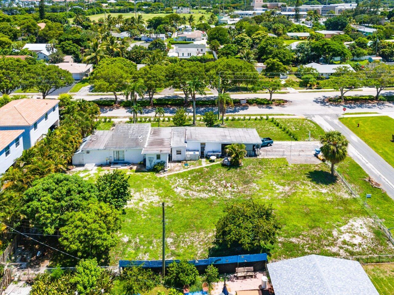 3650 SE 2nd Court, Boynton Beach