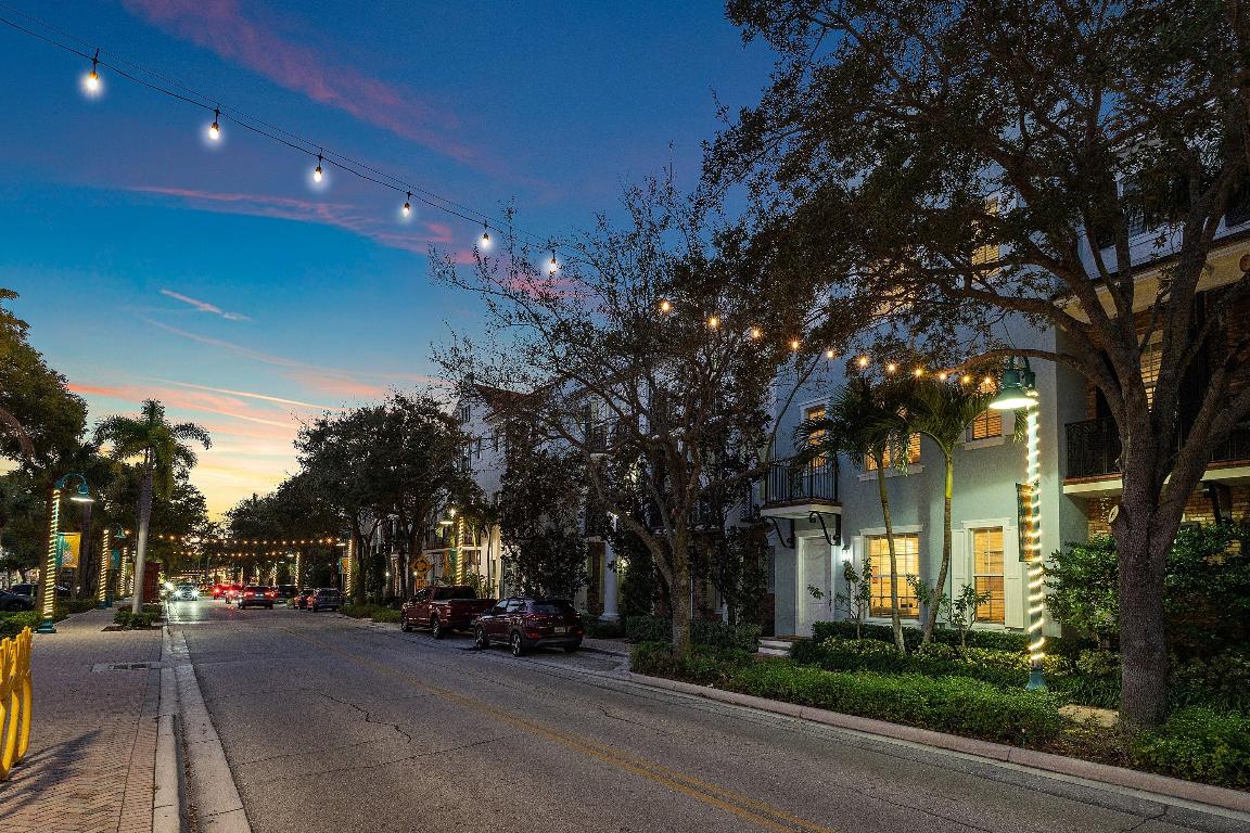 343 E Cannery Row Circle