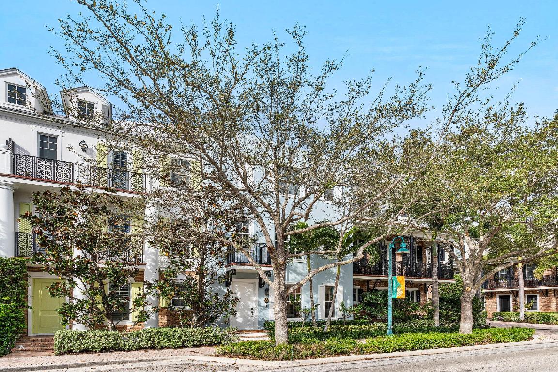 343 E Cannery Row Circle