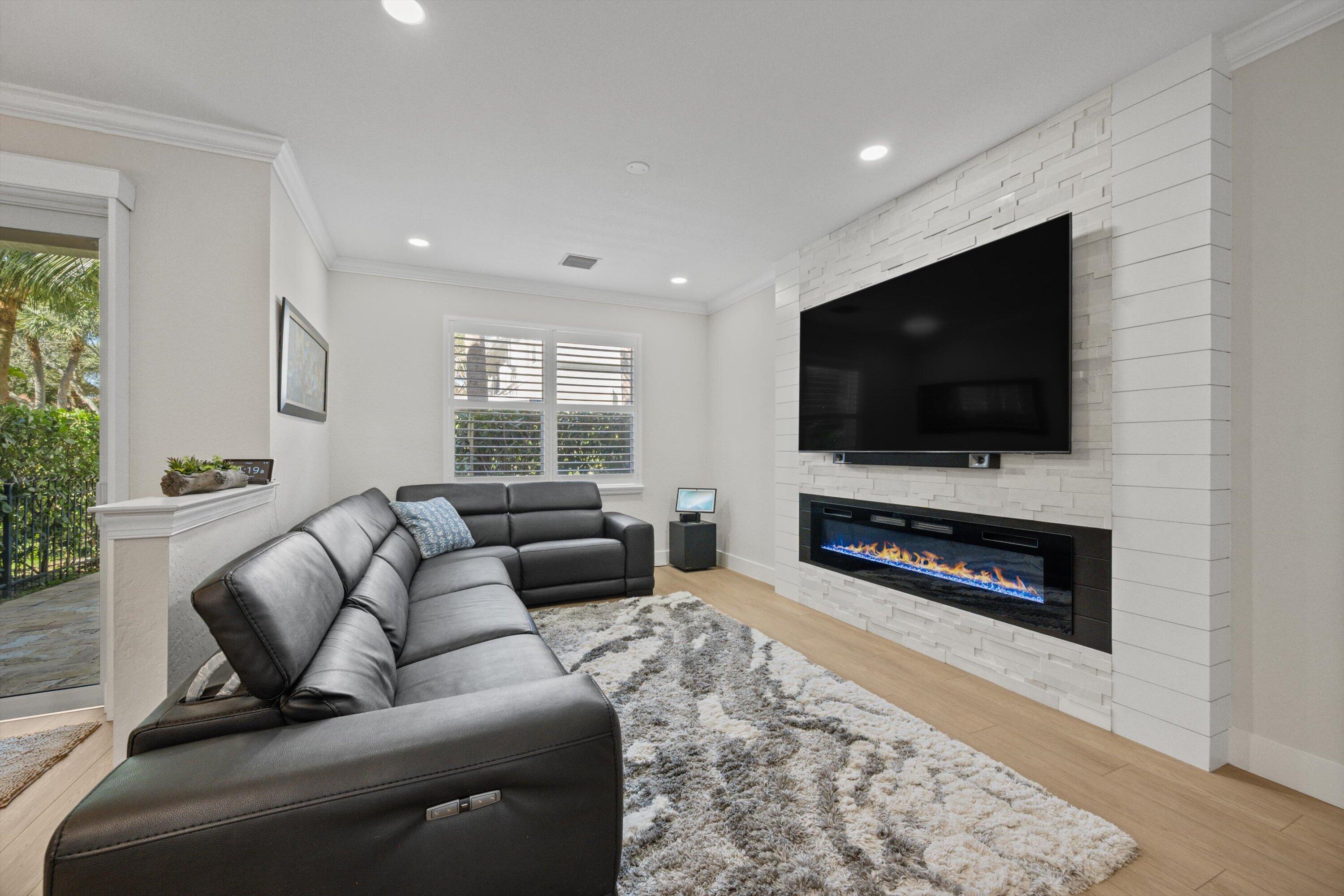 6058 Seminole Gardens Circle