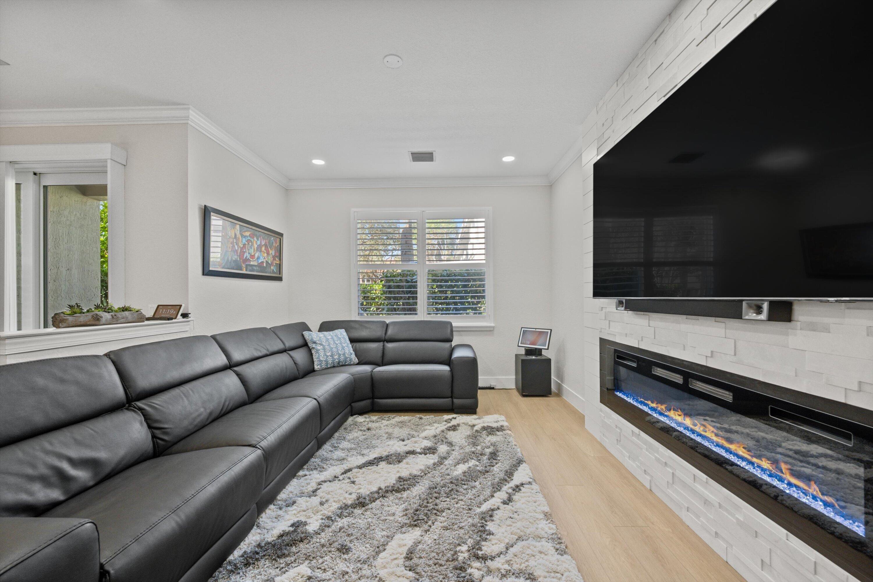 6058 Seminole Gardens Circle