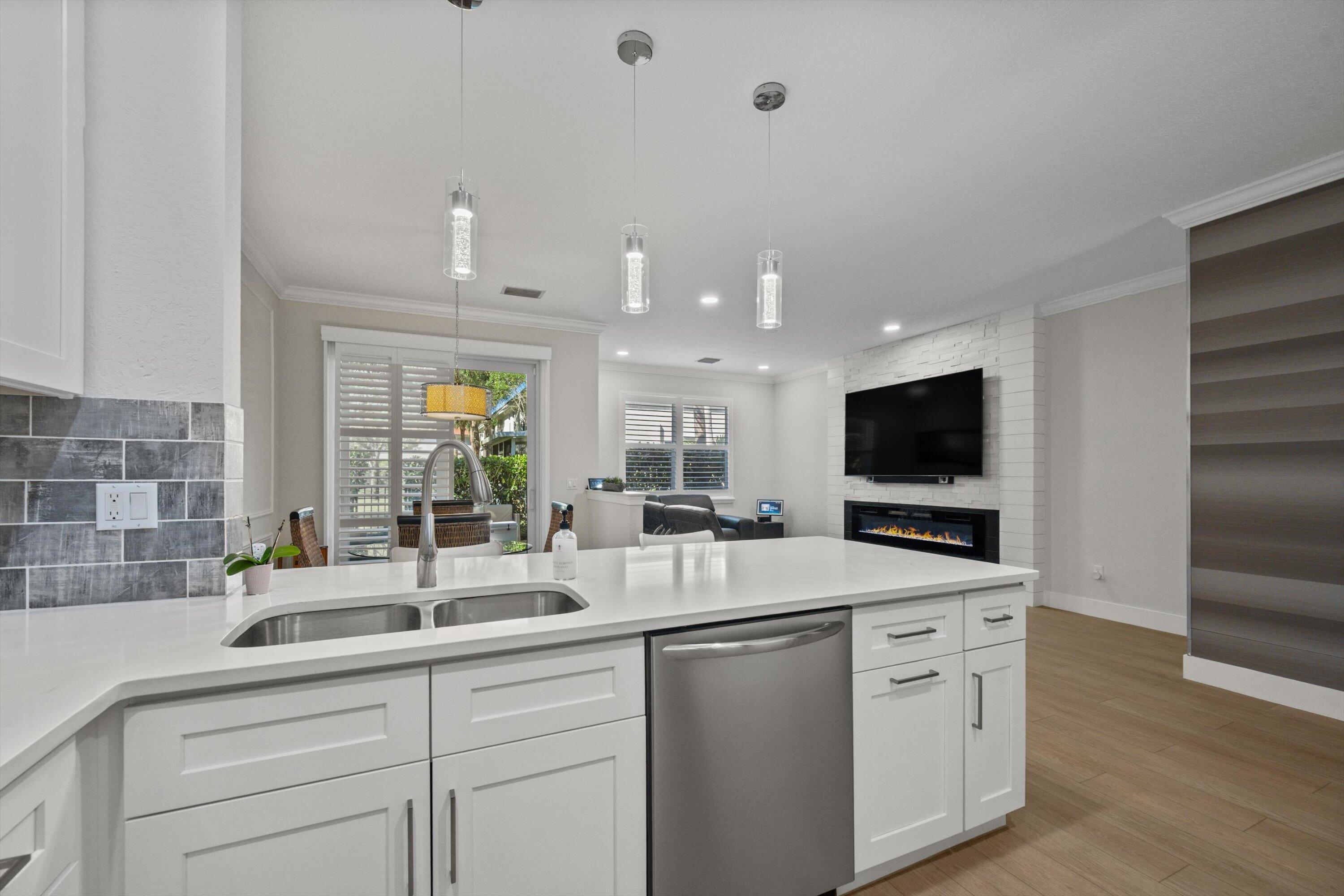 6058 Seminole Gardens Circle