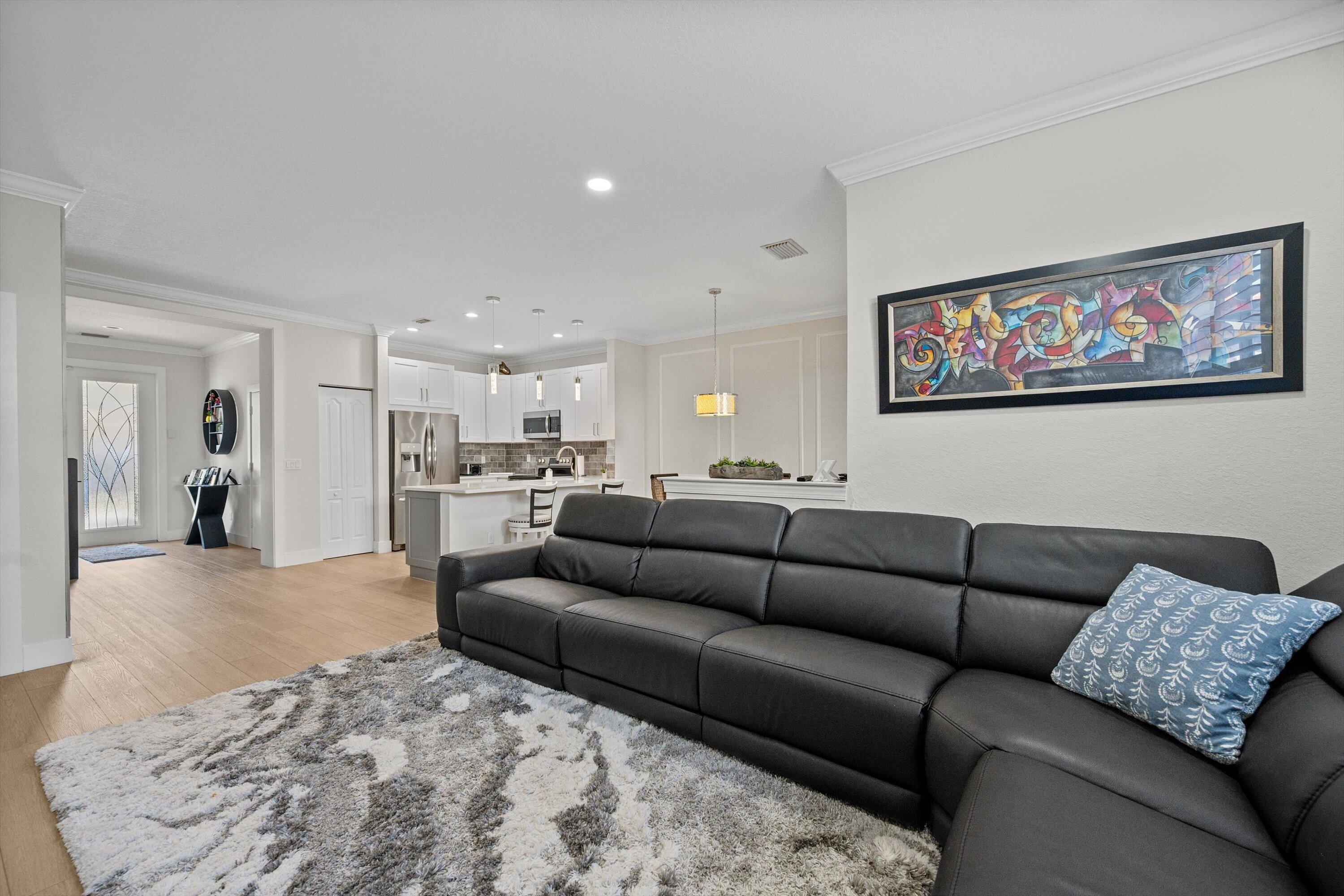 6058 Seminole Gardens Circle