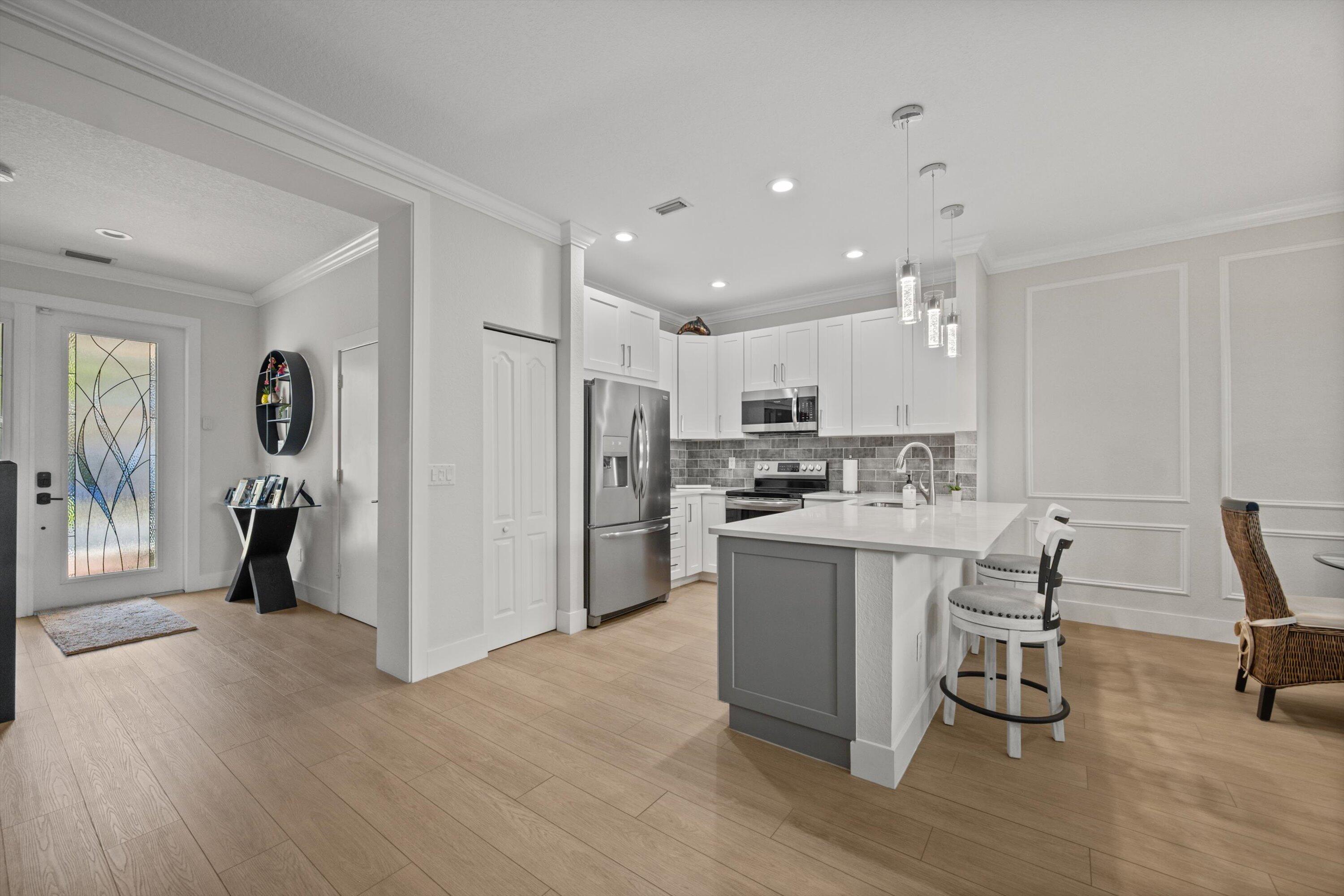 6058 Seminole Gardens Circle