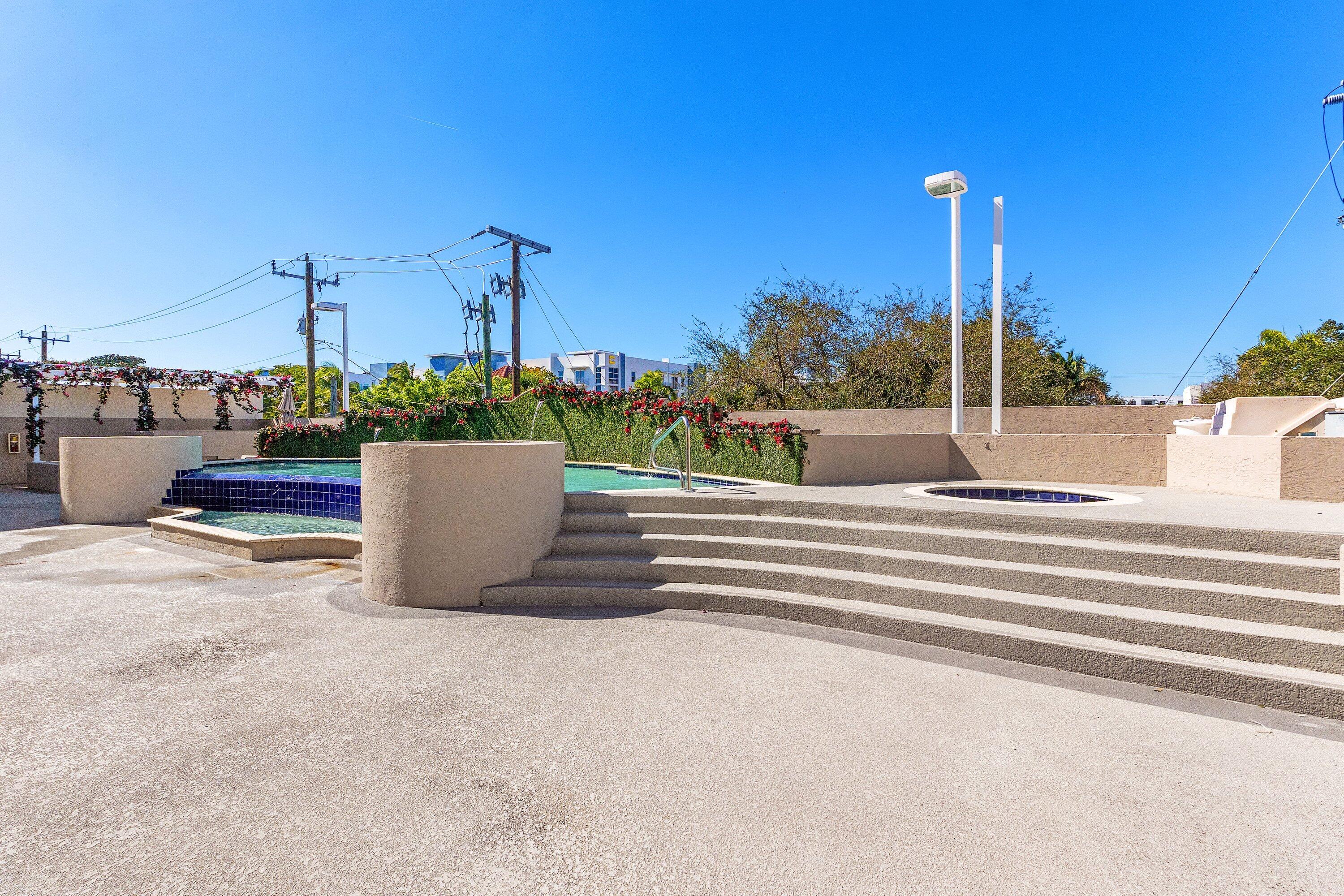 122 SE 6th Avenue 3