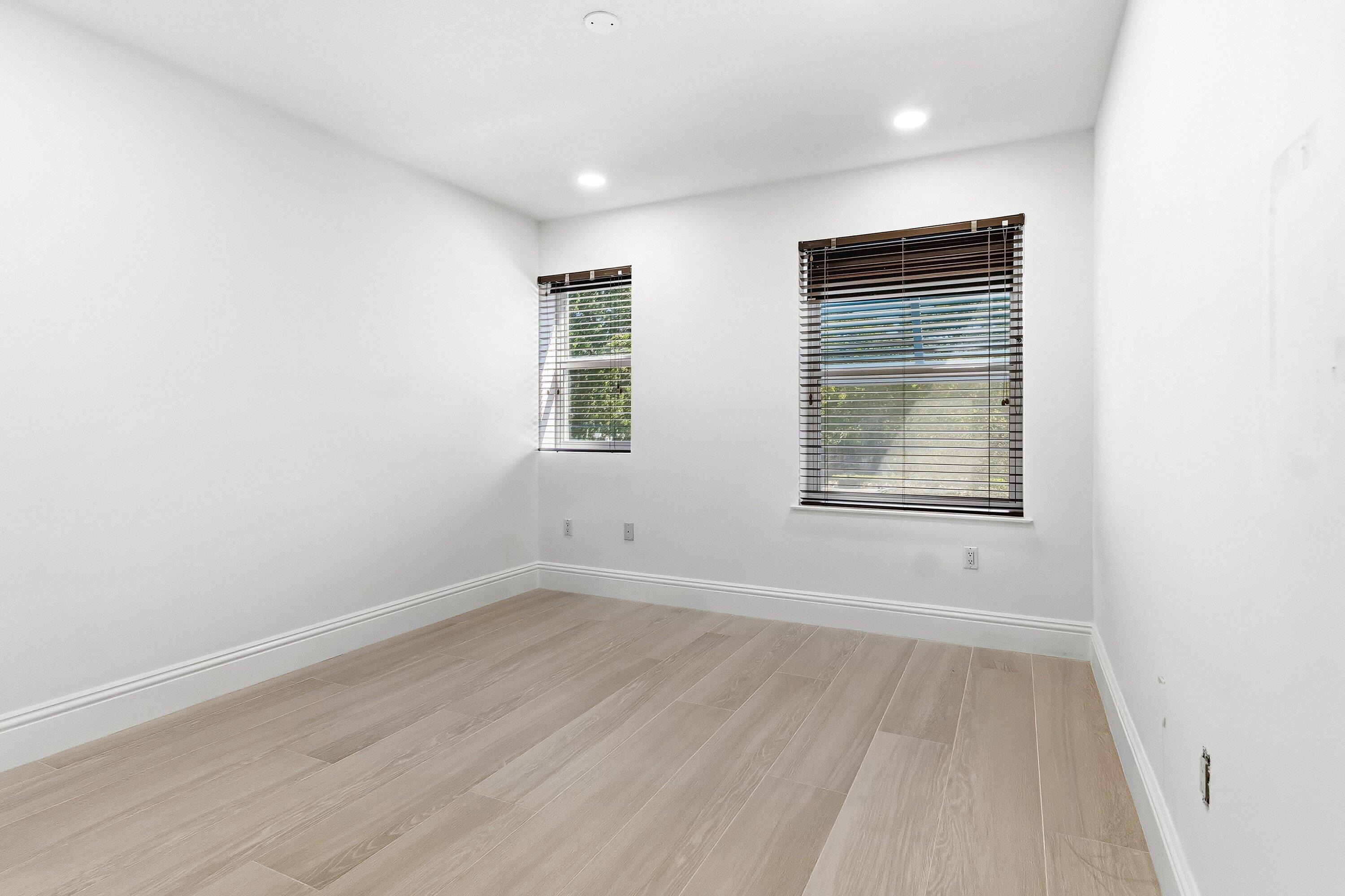 122 SE 6th Avenue 3