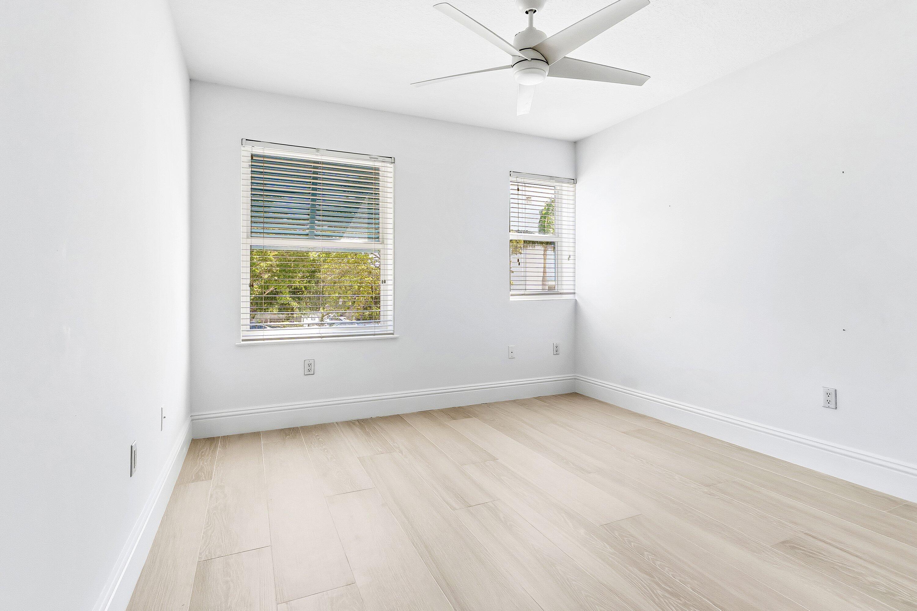 122 SE 6th Avenue 3