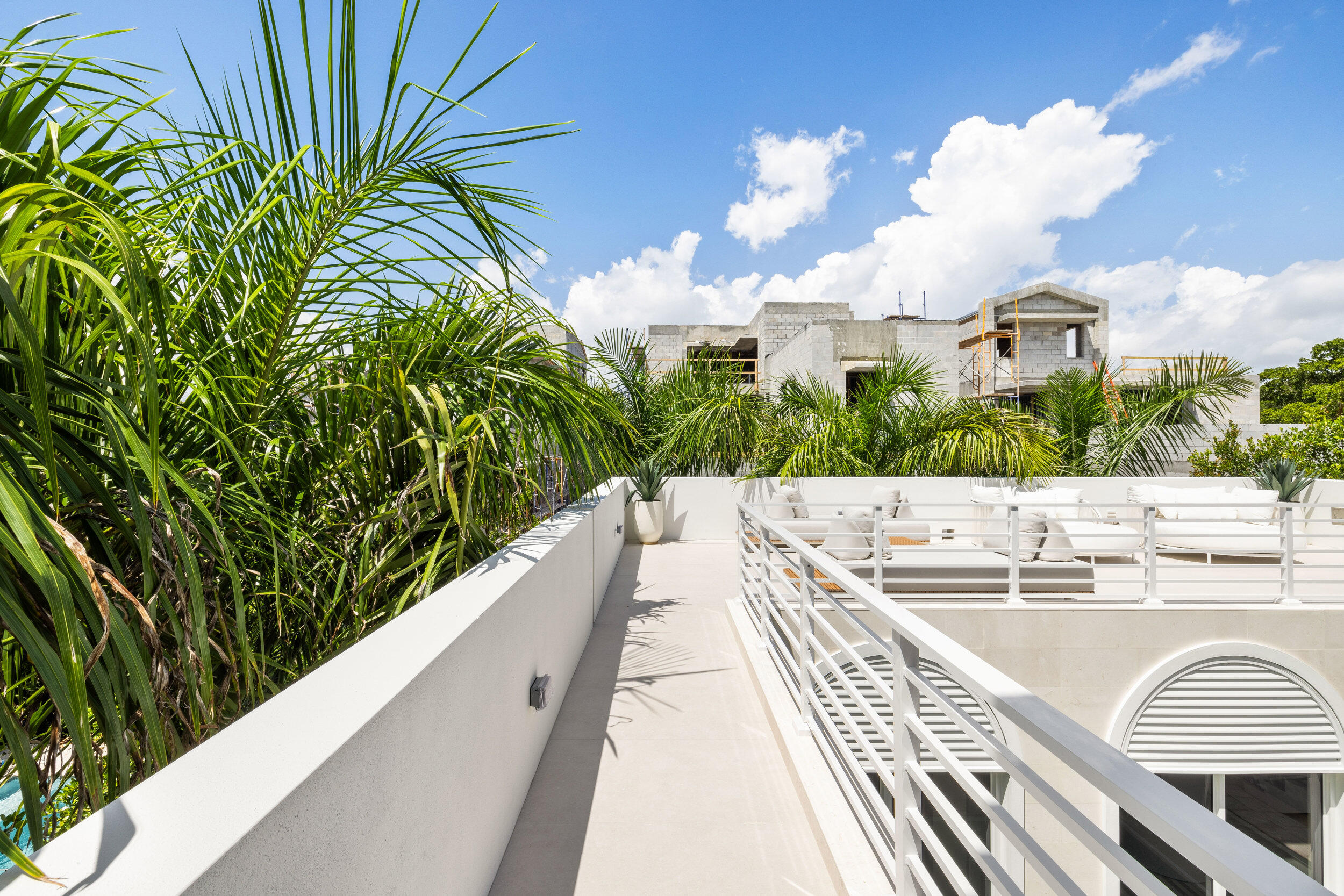 816 Palm Trail