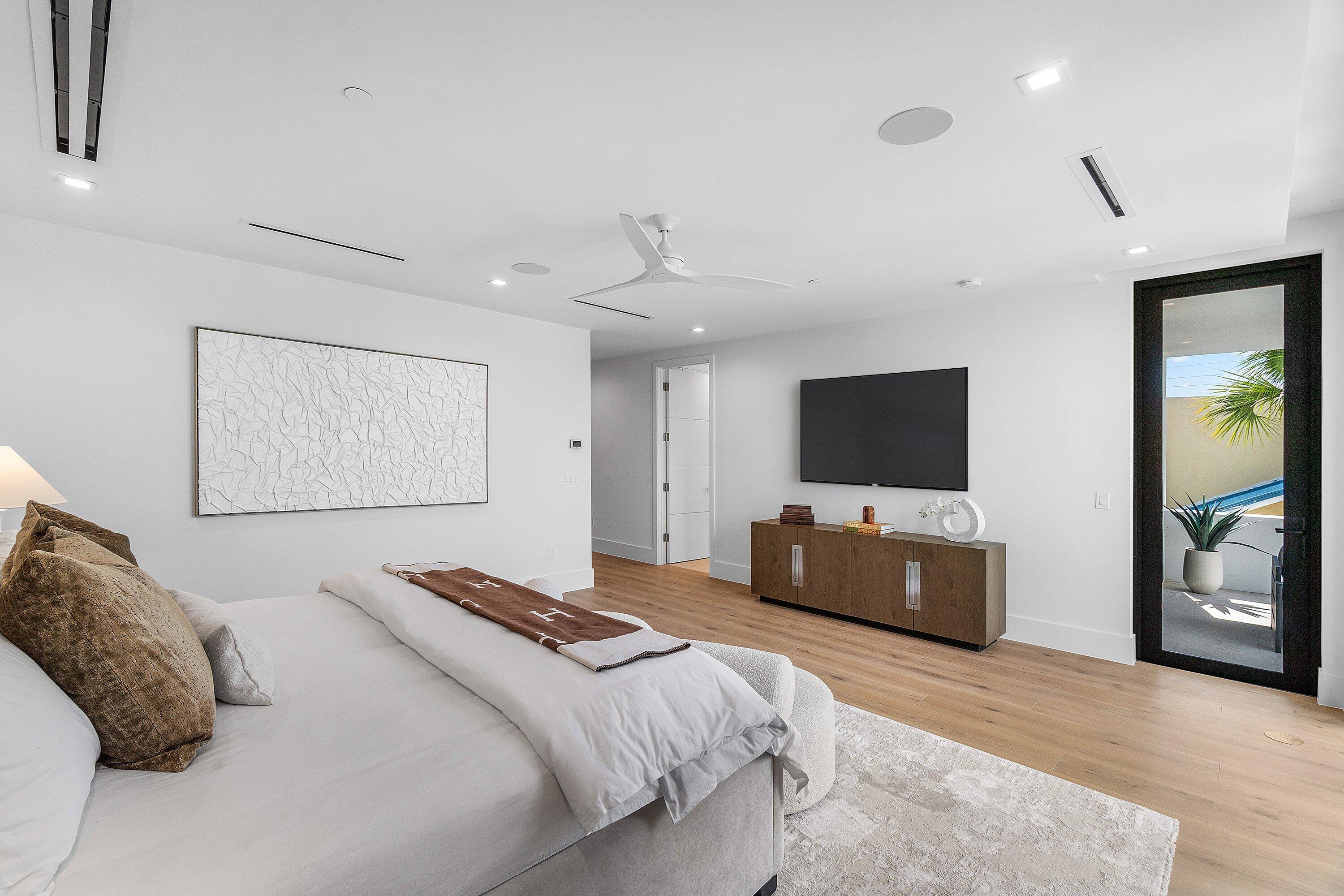 810 Palm Trail