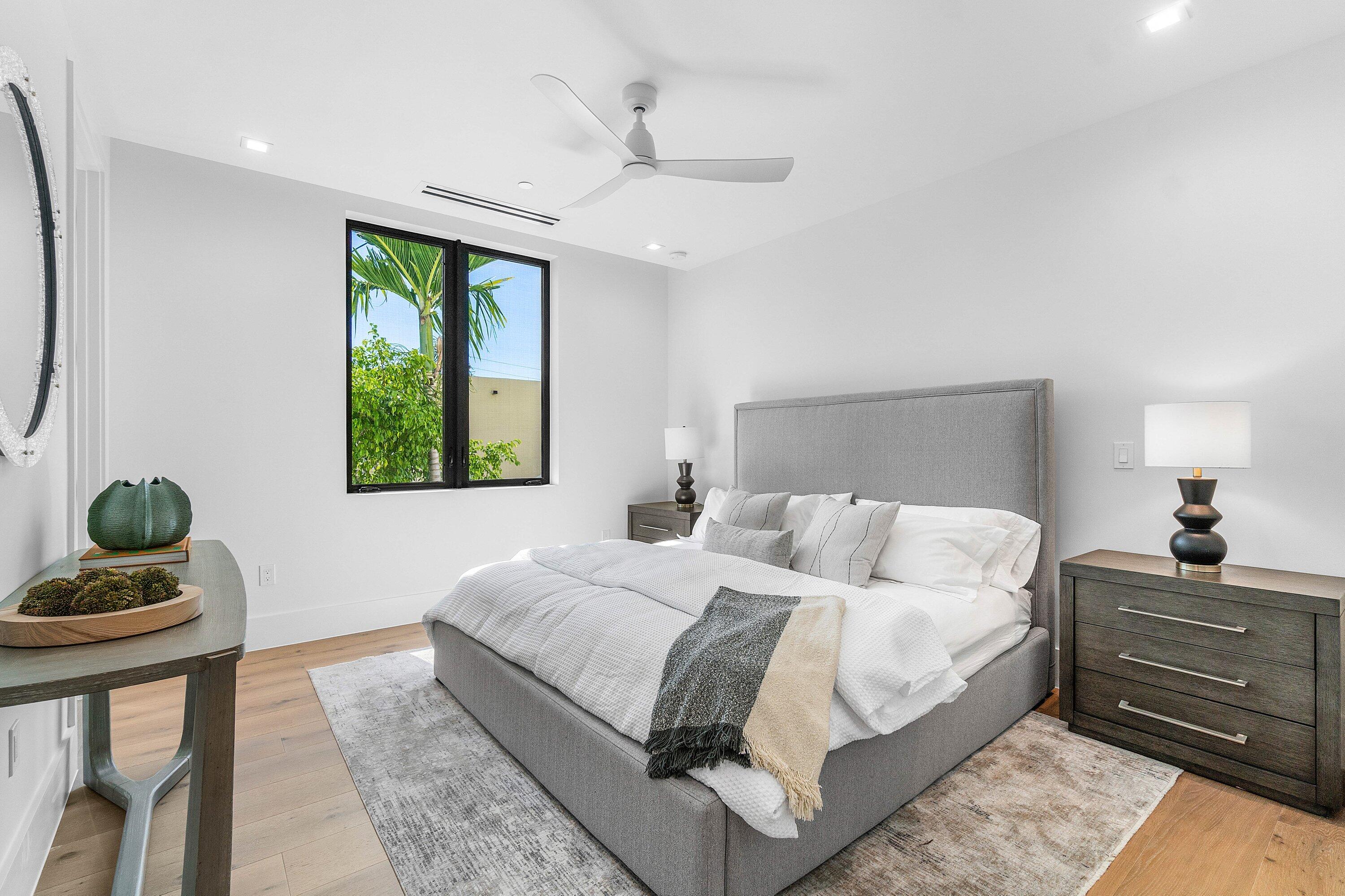 810 Palm Trail
