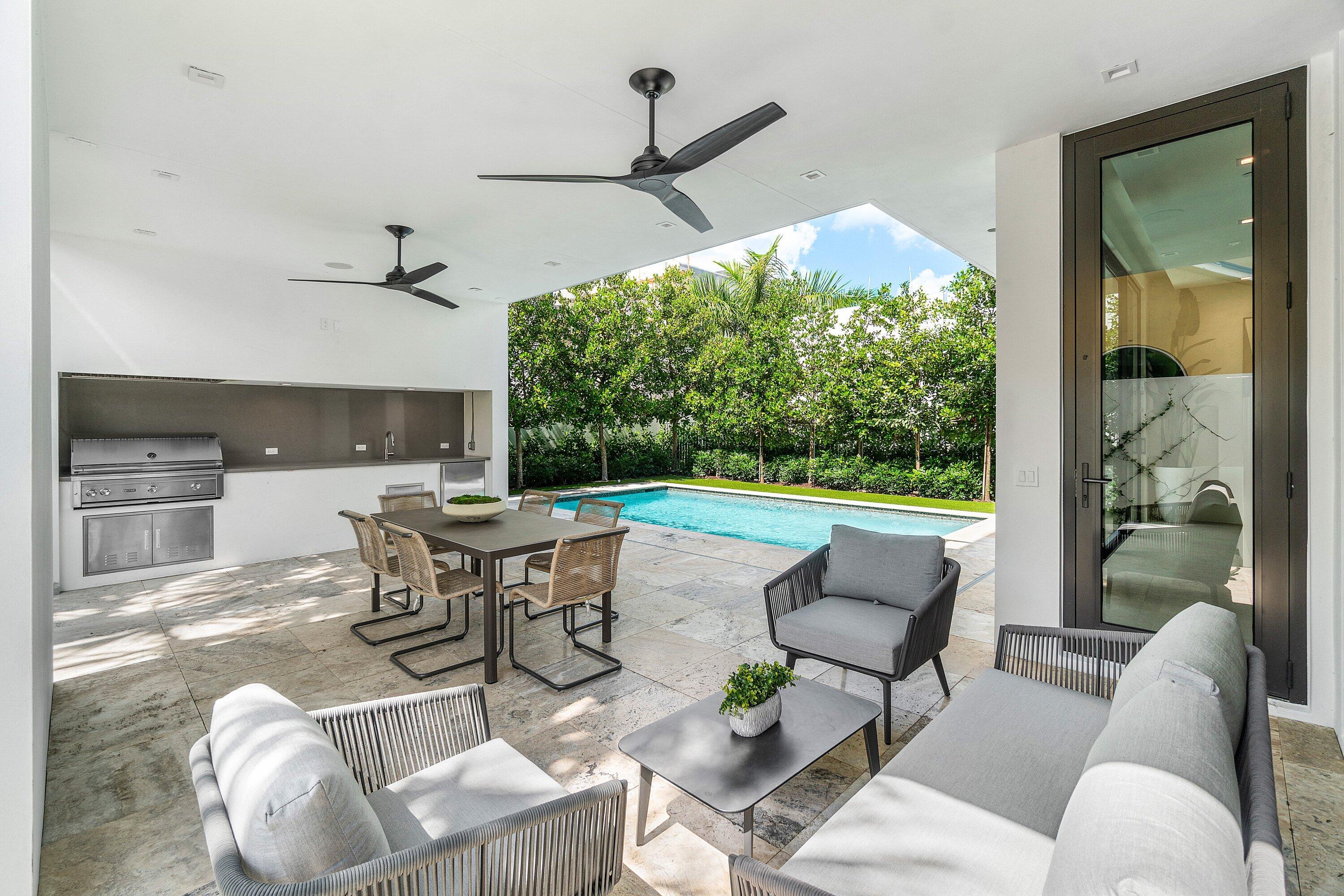 810 Palm Trail