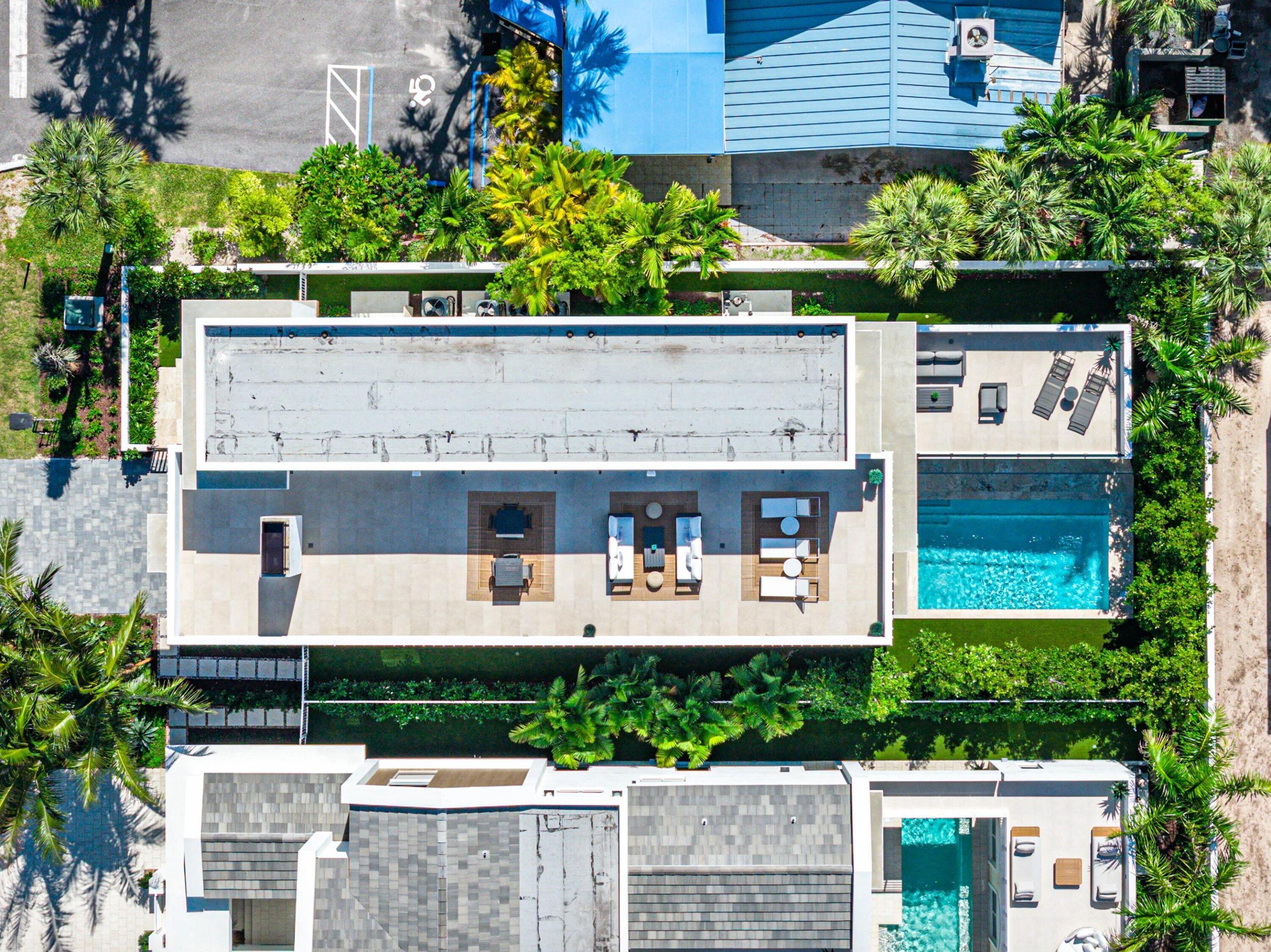 810 Palm Trail