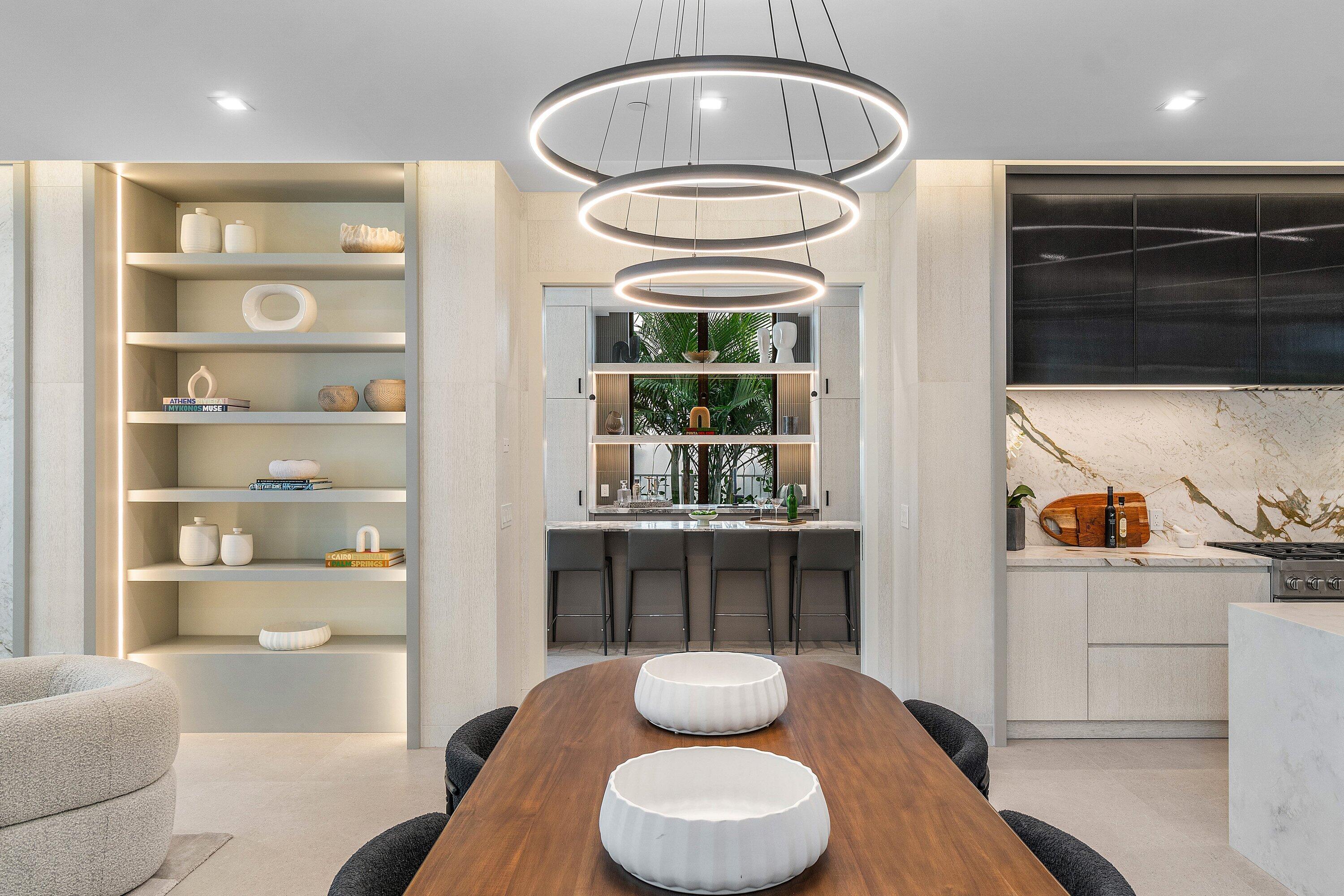 810 Palm Trail