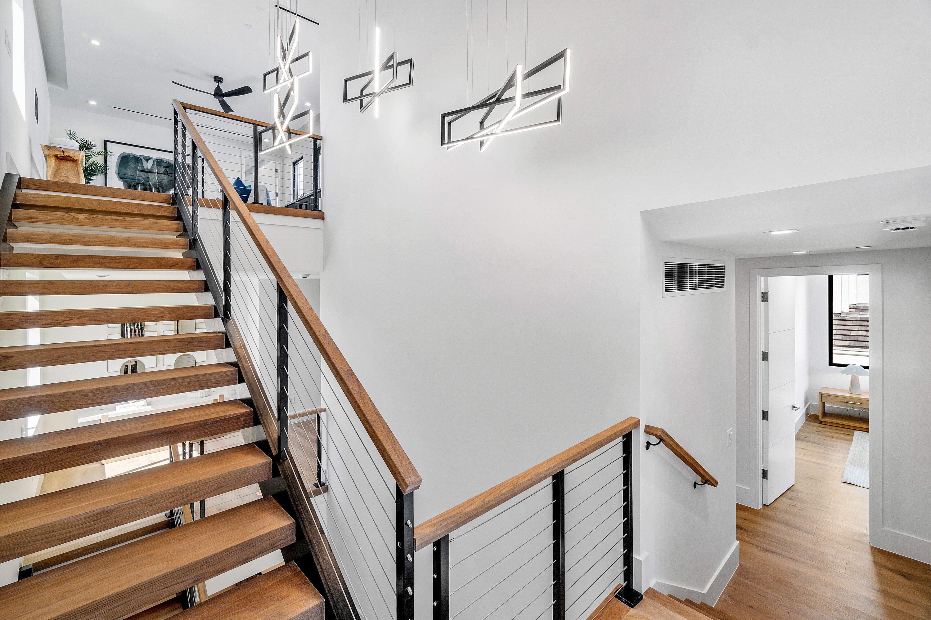 810 Palm Trail