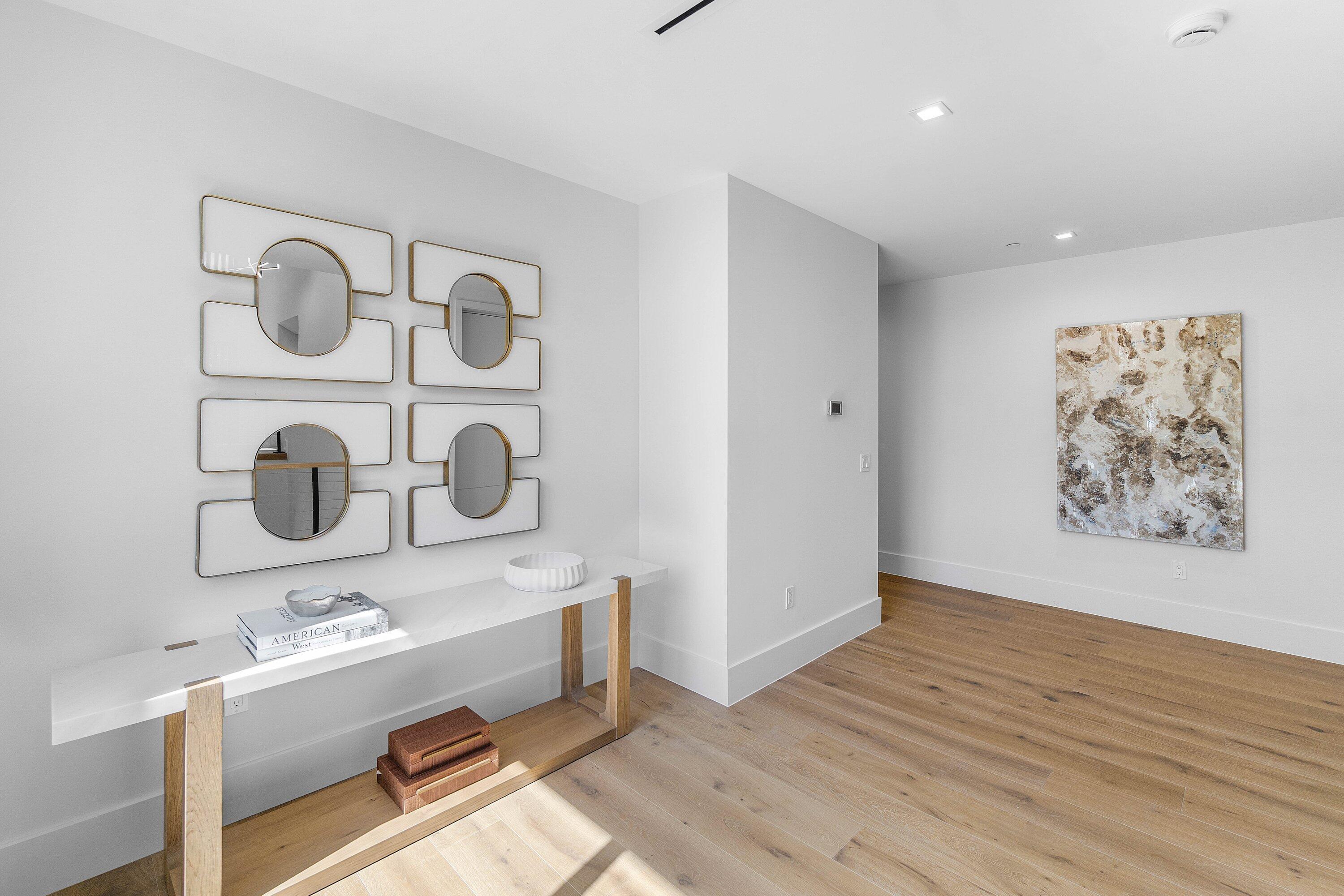 810 Palm Trail