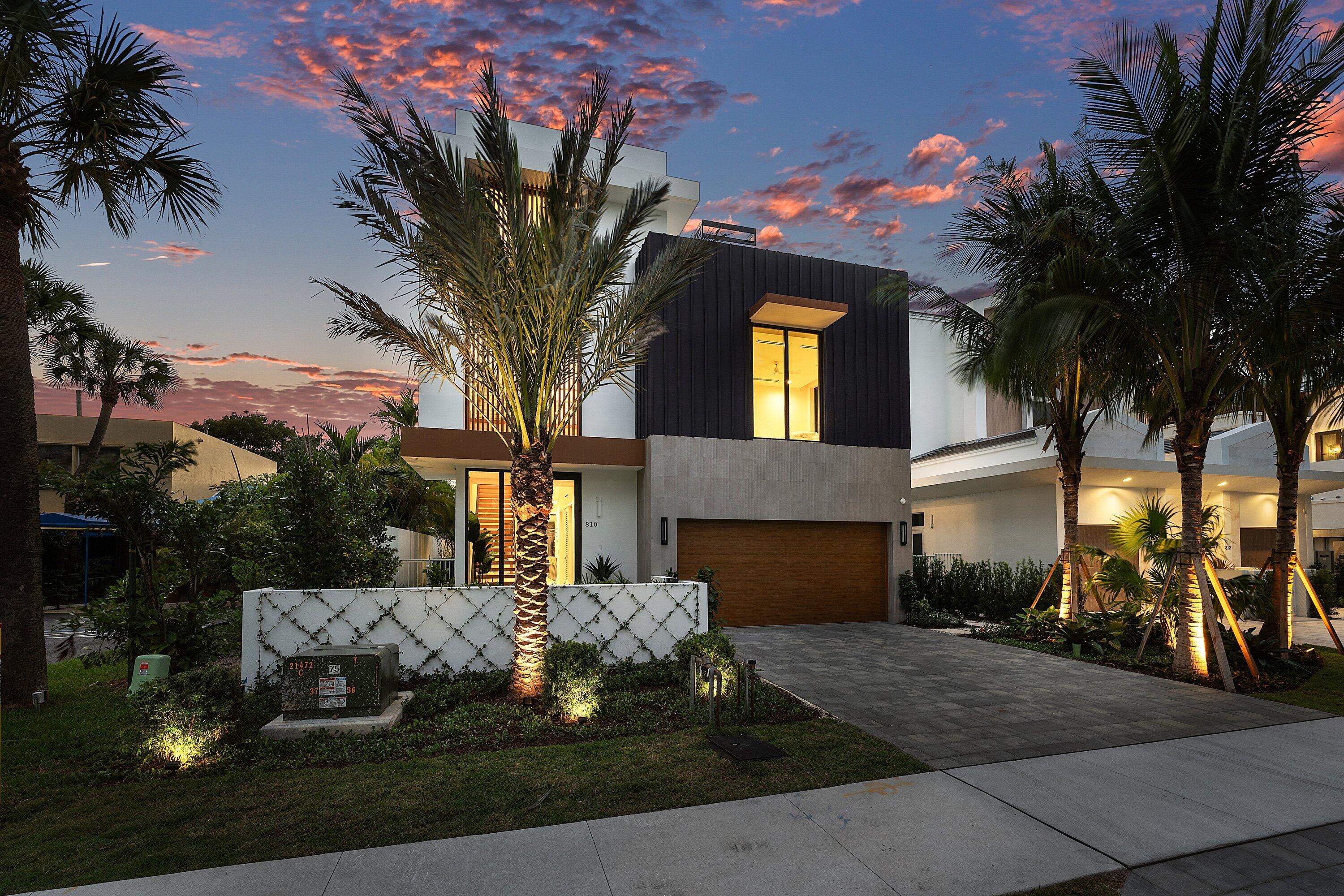810 Palm Trail