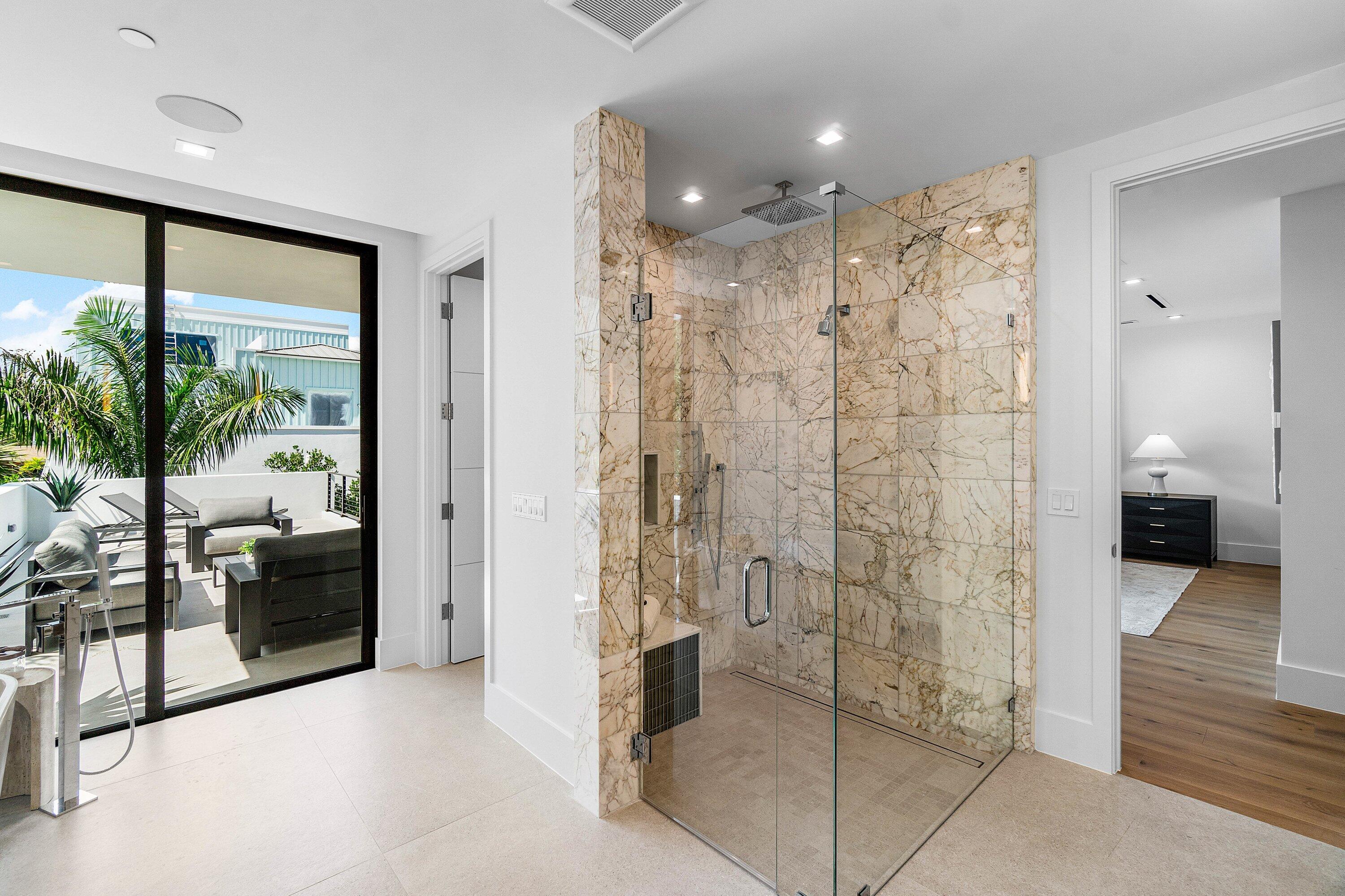 810 Palm Trail