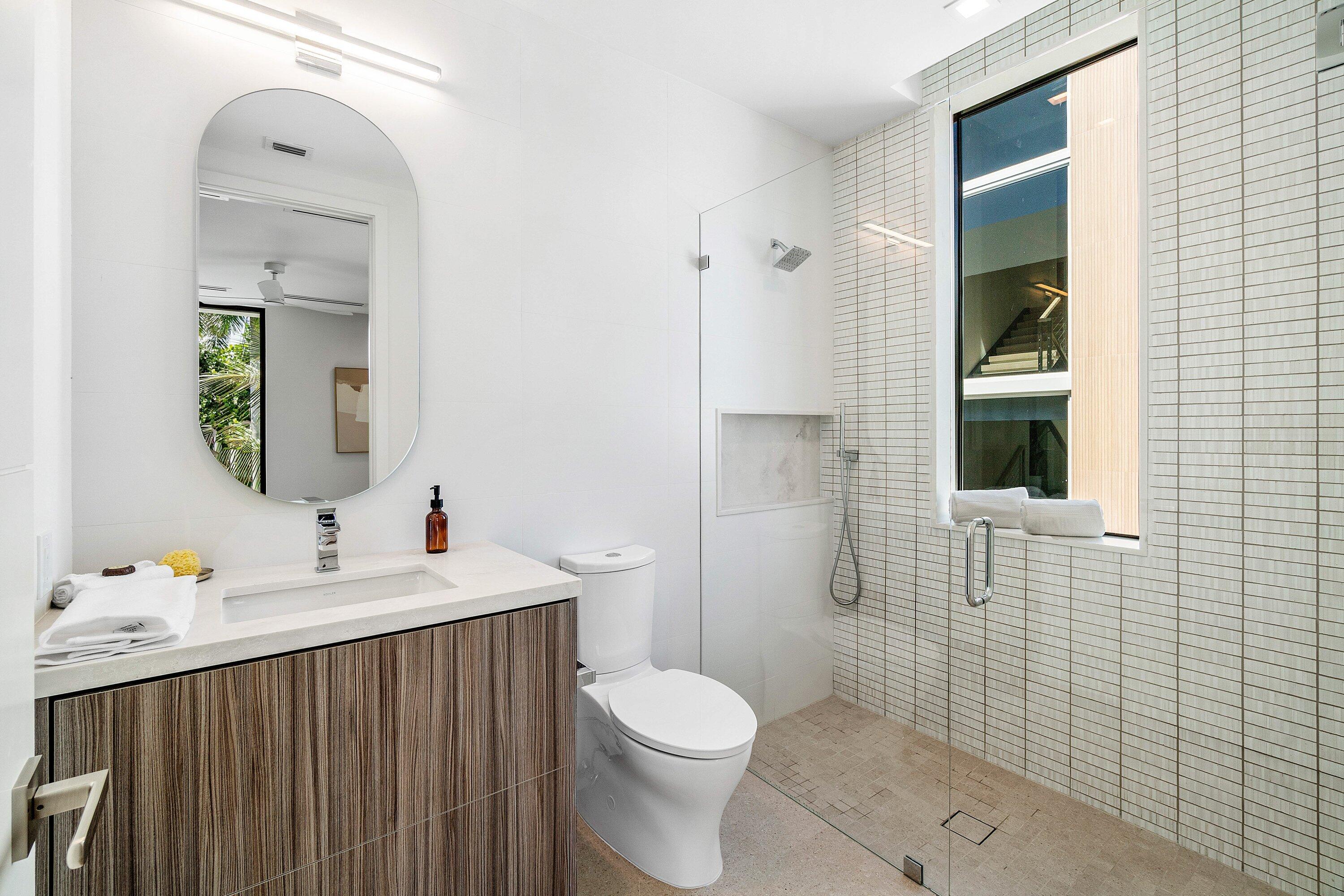 810 Palm Trail