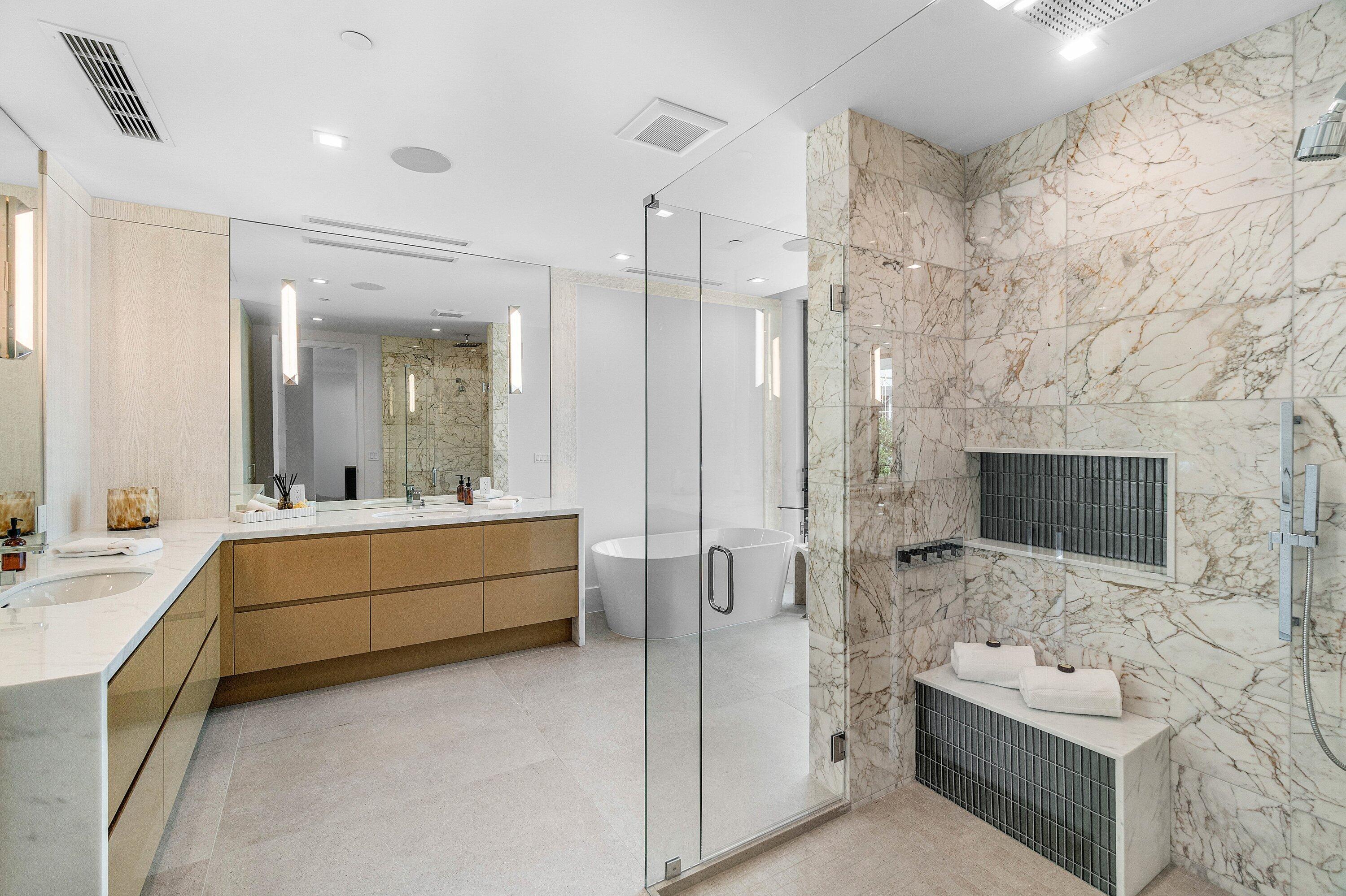810 Palm Trail