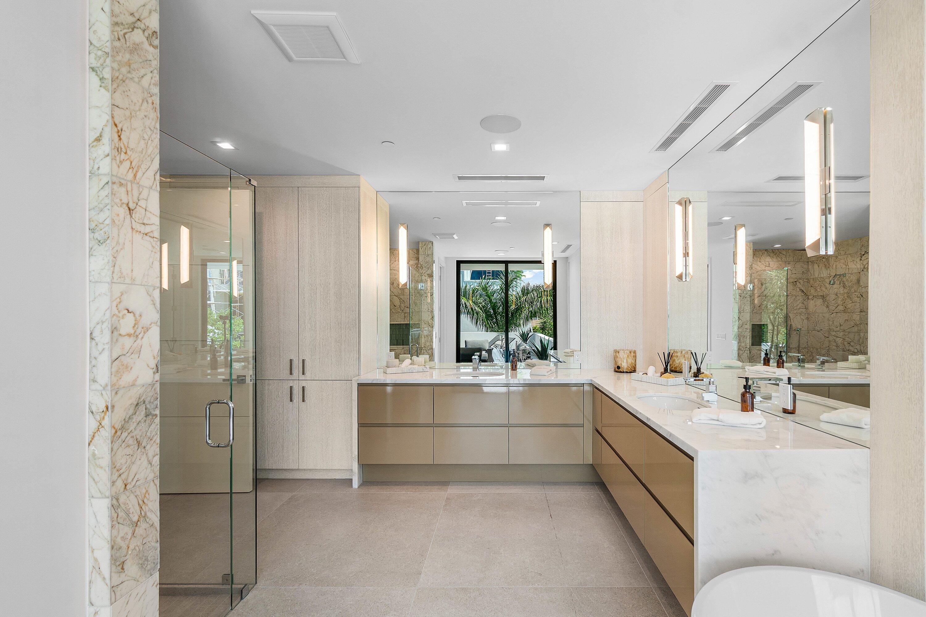 810 Palm Trail