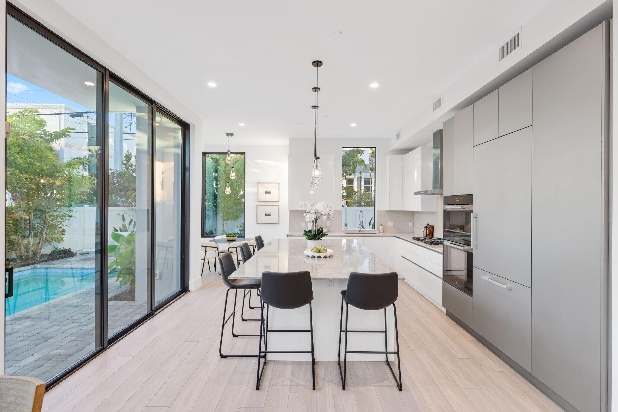 201 SE 4th Avenue