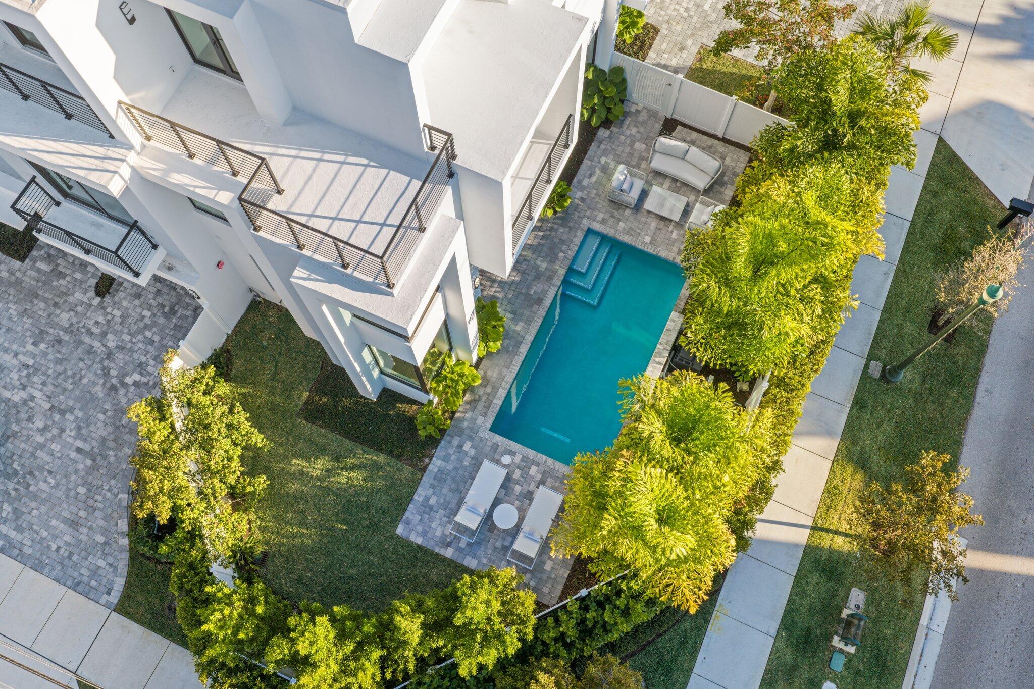 201 SE 4th Avenue