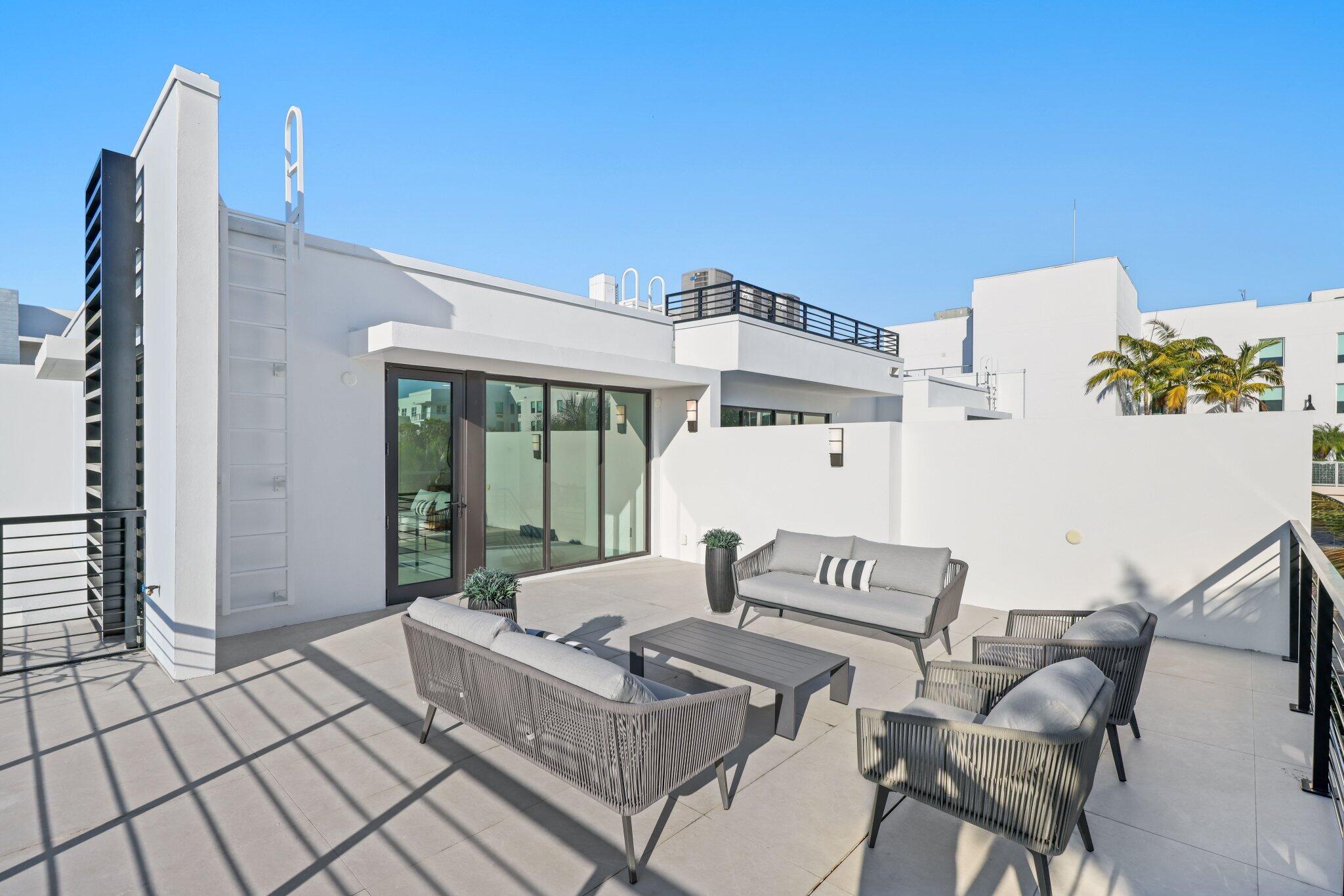 201 SE 4th Avenue