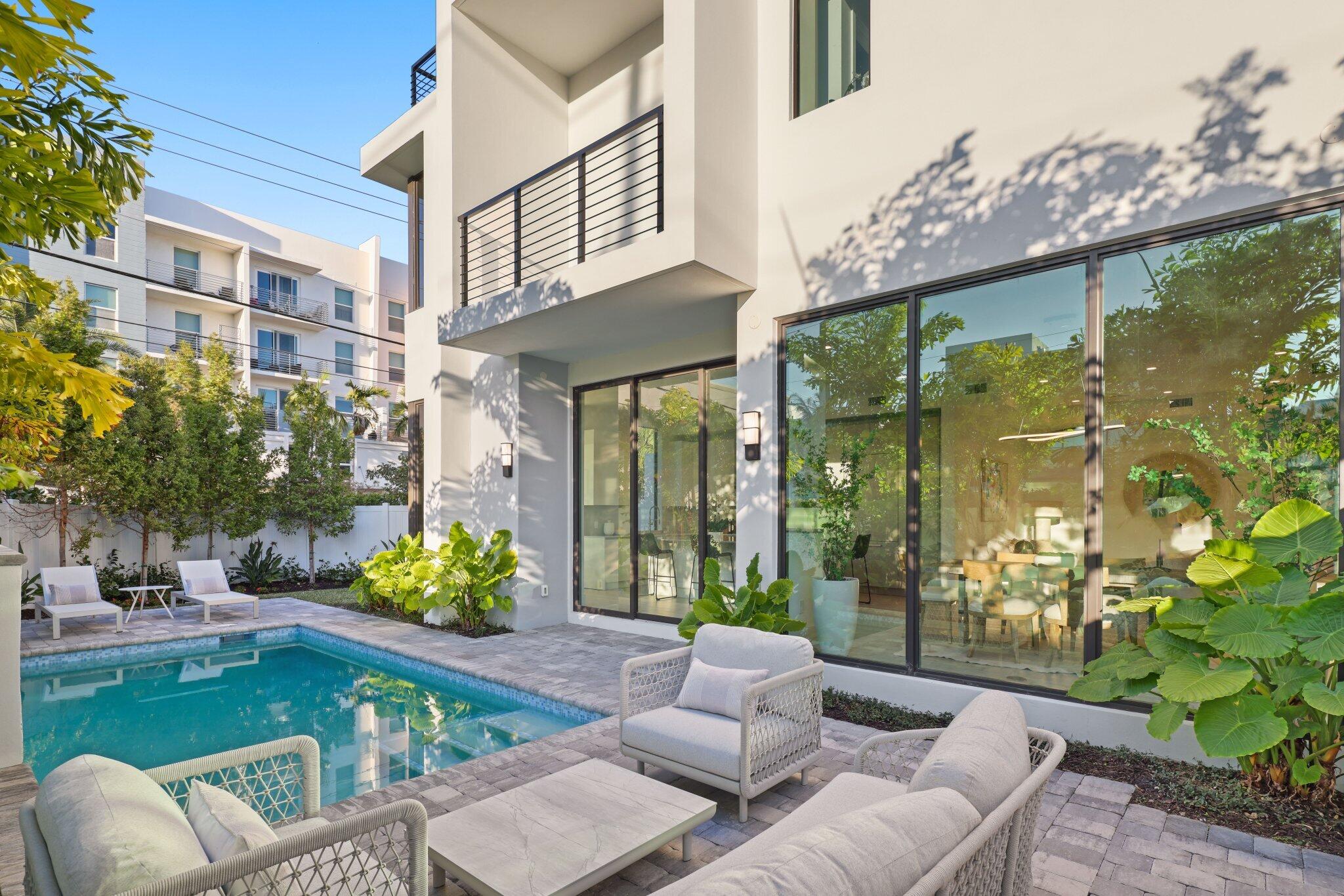 201 SE 4th Avenue