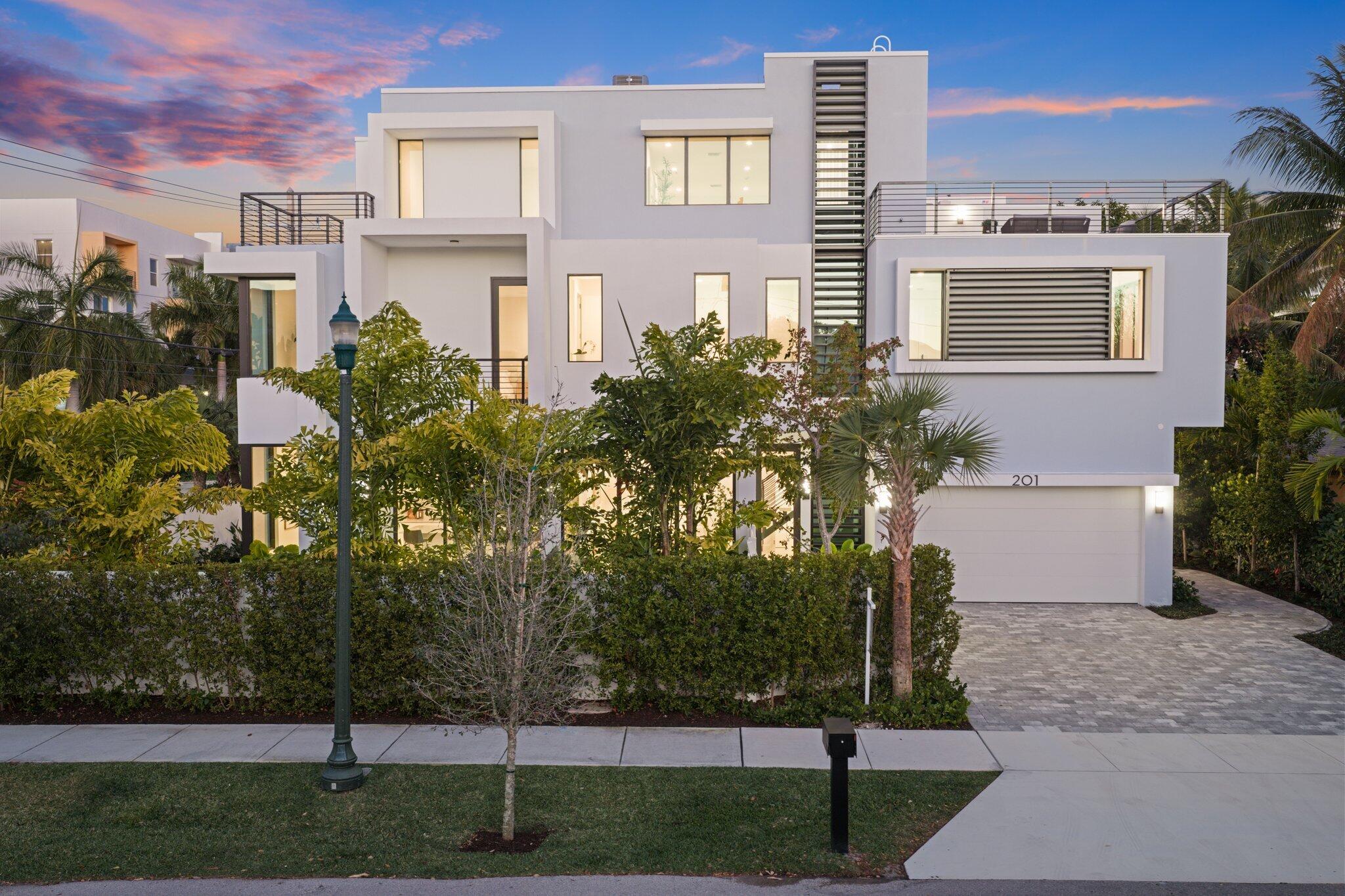201 SE 4th Avenue