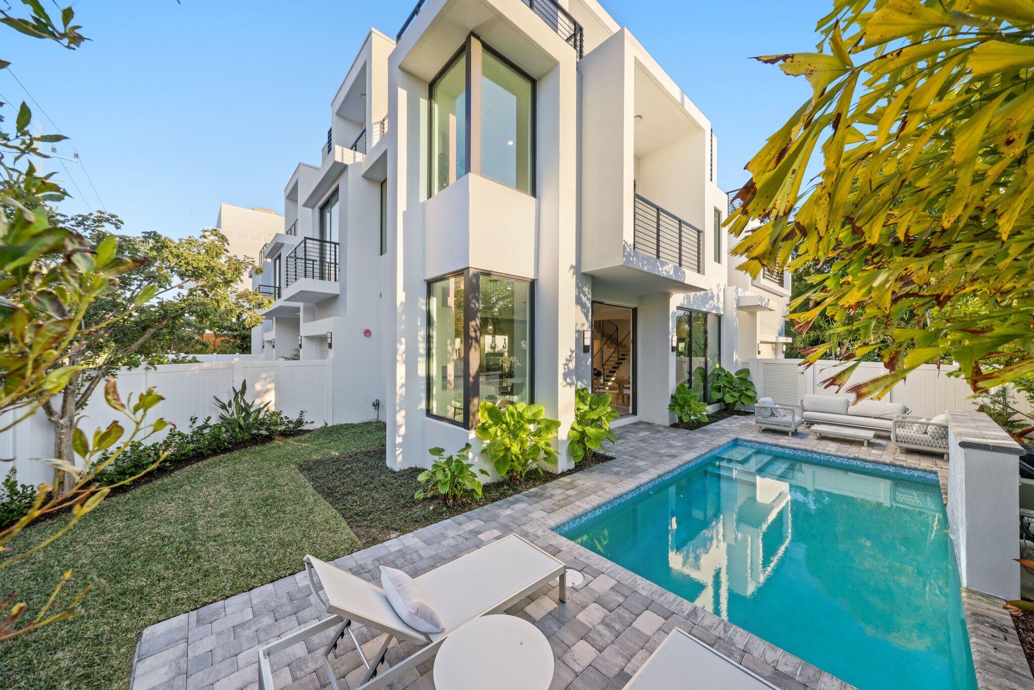 201 SE 4th Avenue