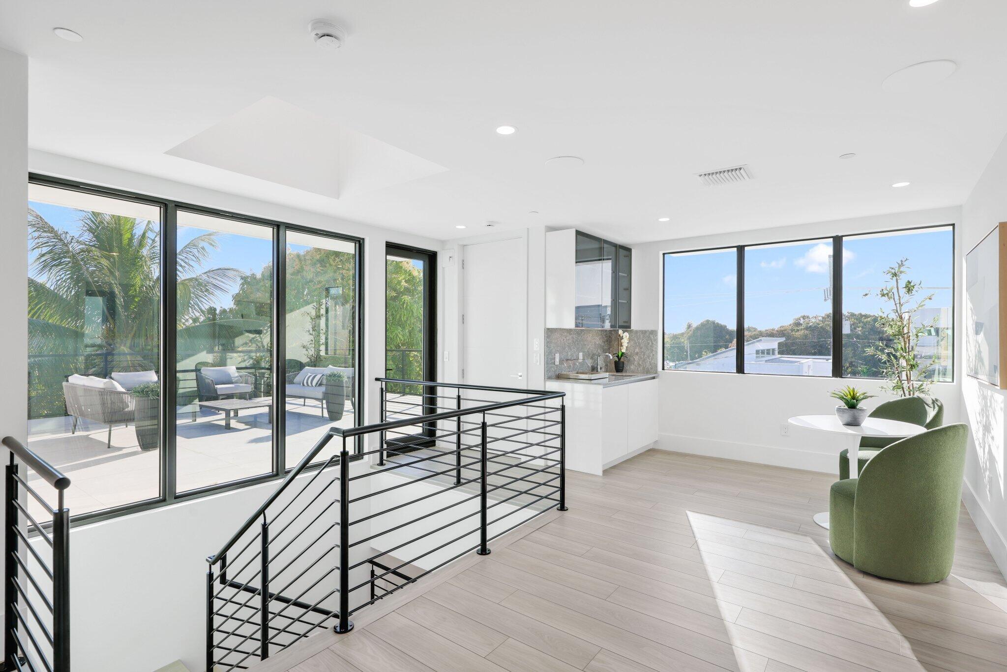 201 SE 4th Avenue