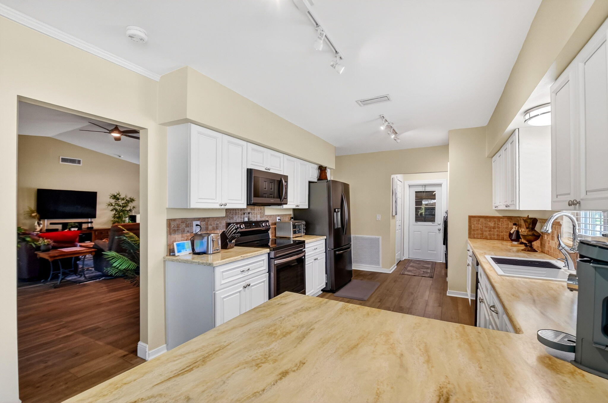 10260 Greentrail Drive N