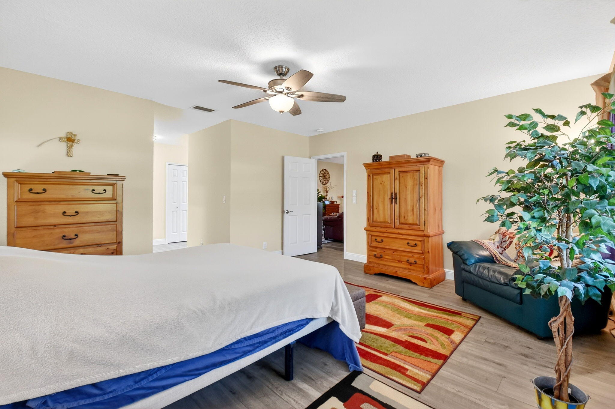 10260 Greentrail Drive N