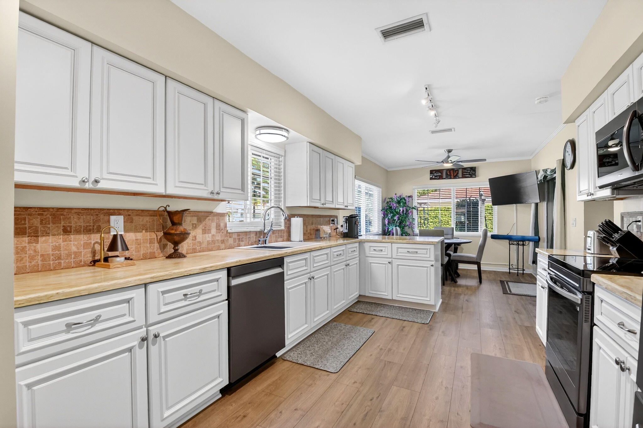 10260 Greentrail Drive N