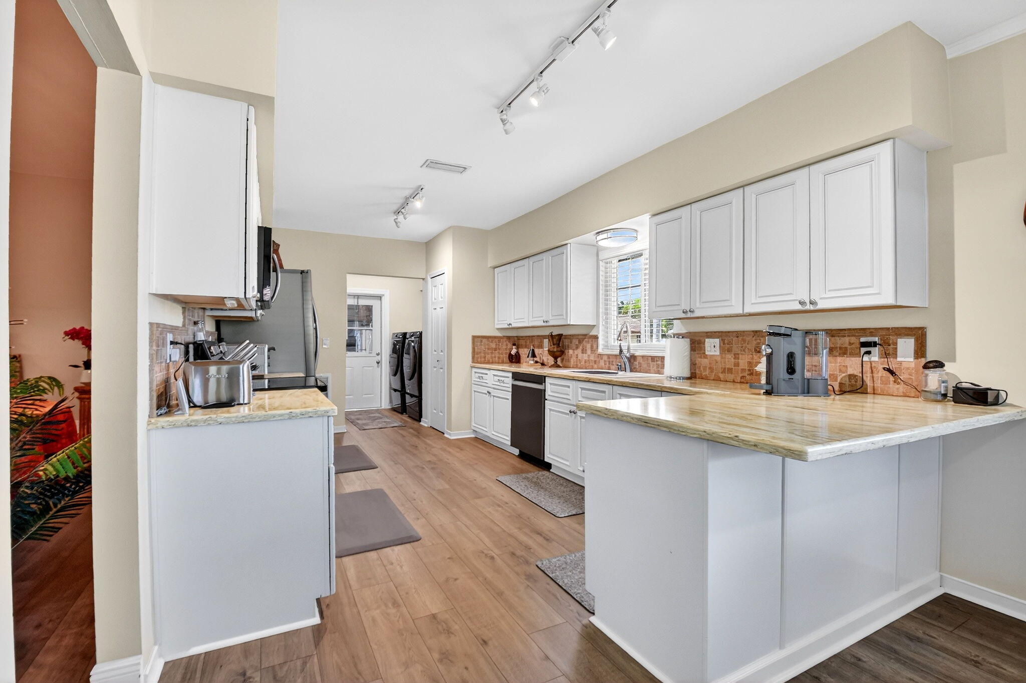 10260 Greentrail Drive N