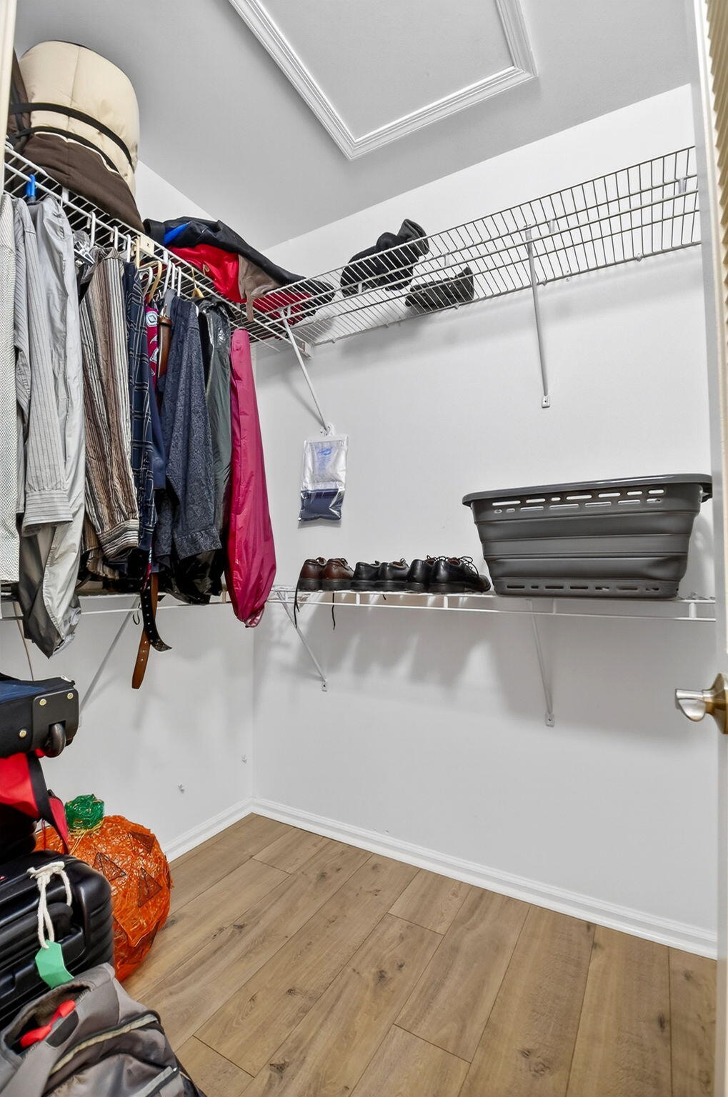 10260 Greentrail Drive N