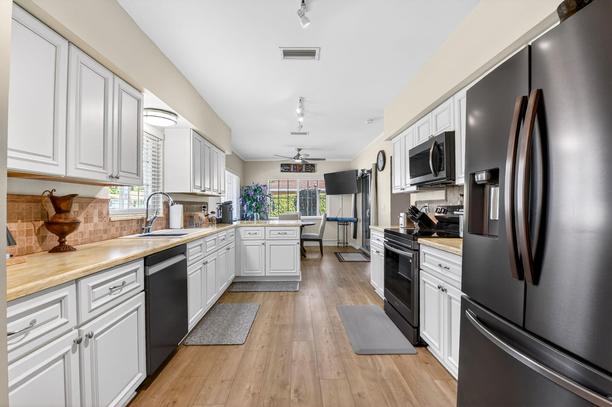 10260 Greentrail Drive N