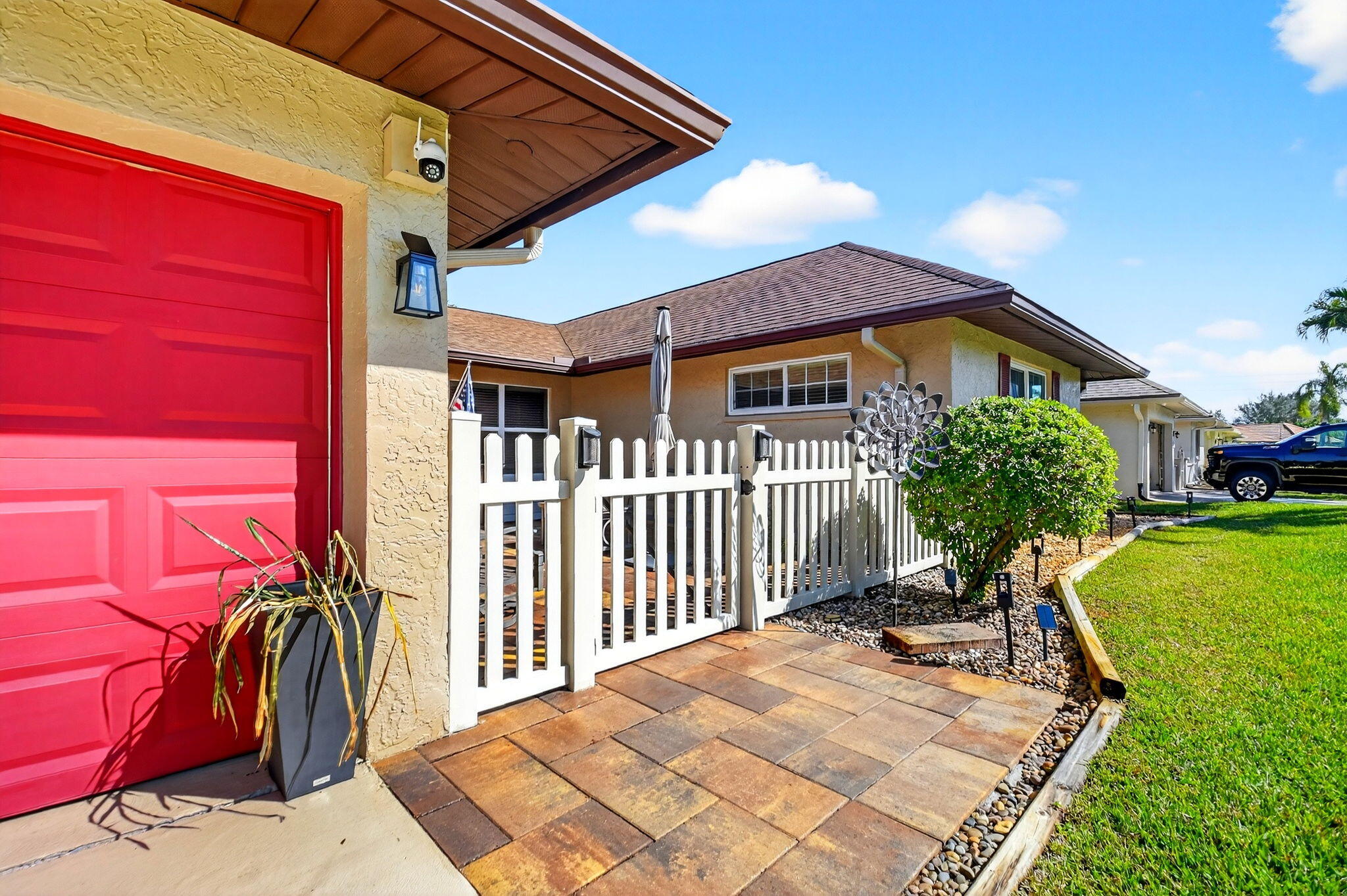 10260 Greentrail Drive N