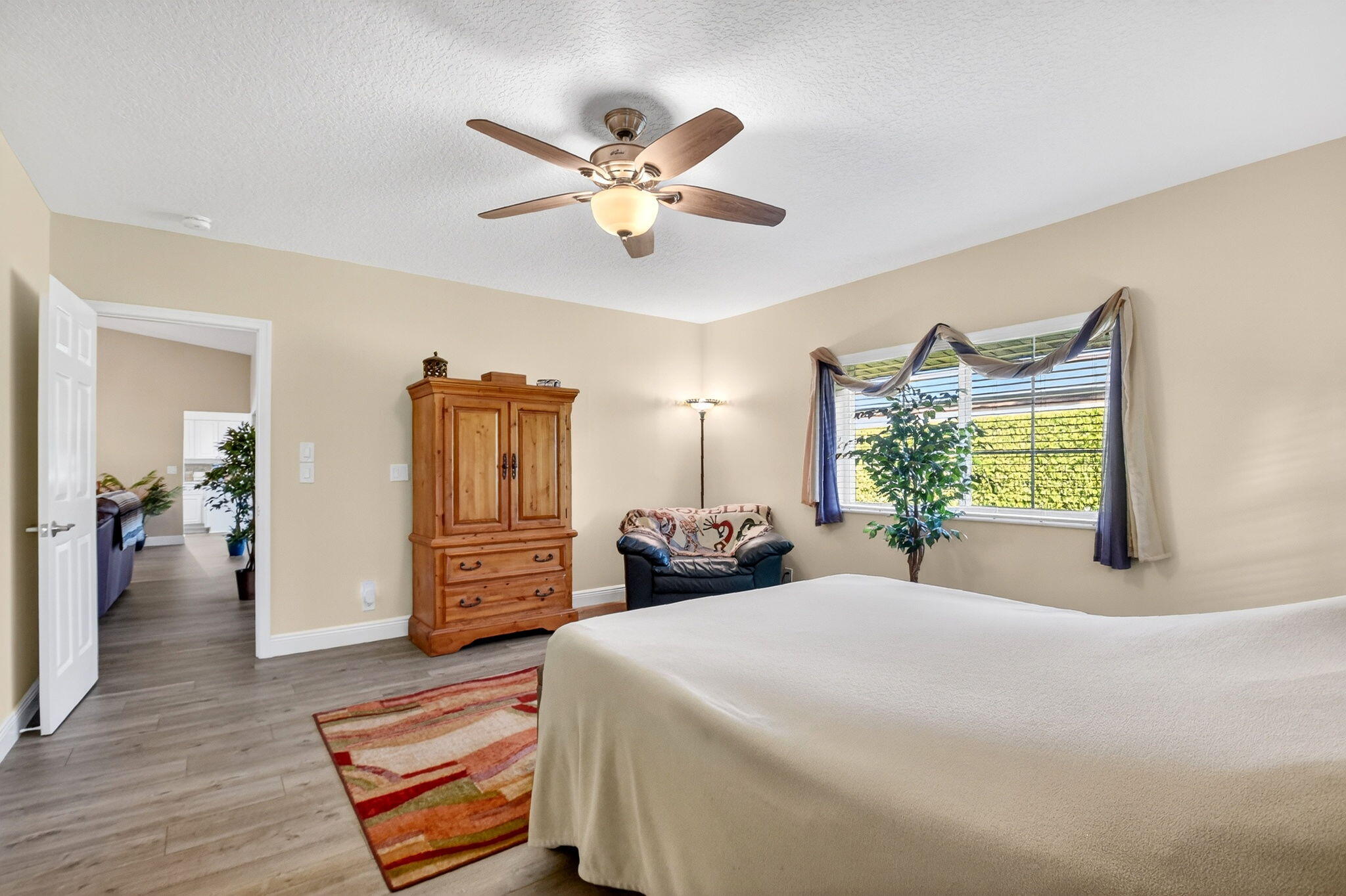 10260 Greentrail Drive N