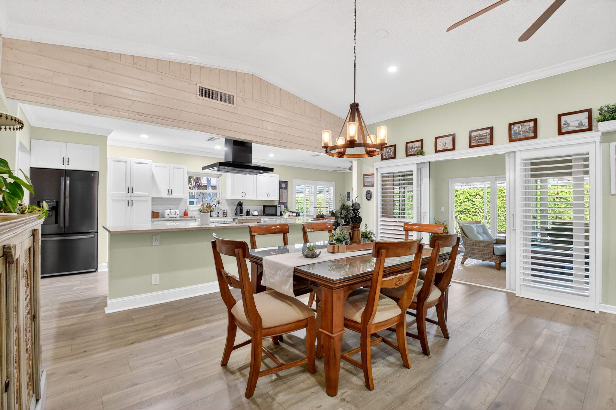 10265 Greentrail Drive N